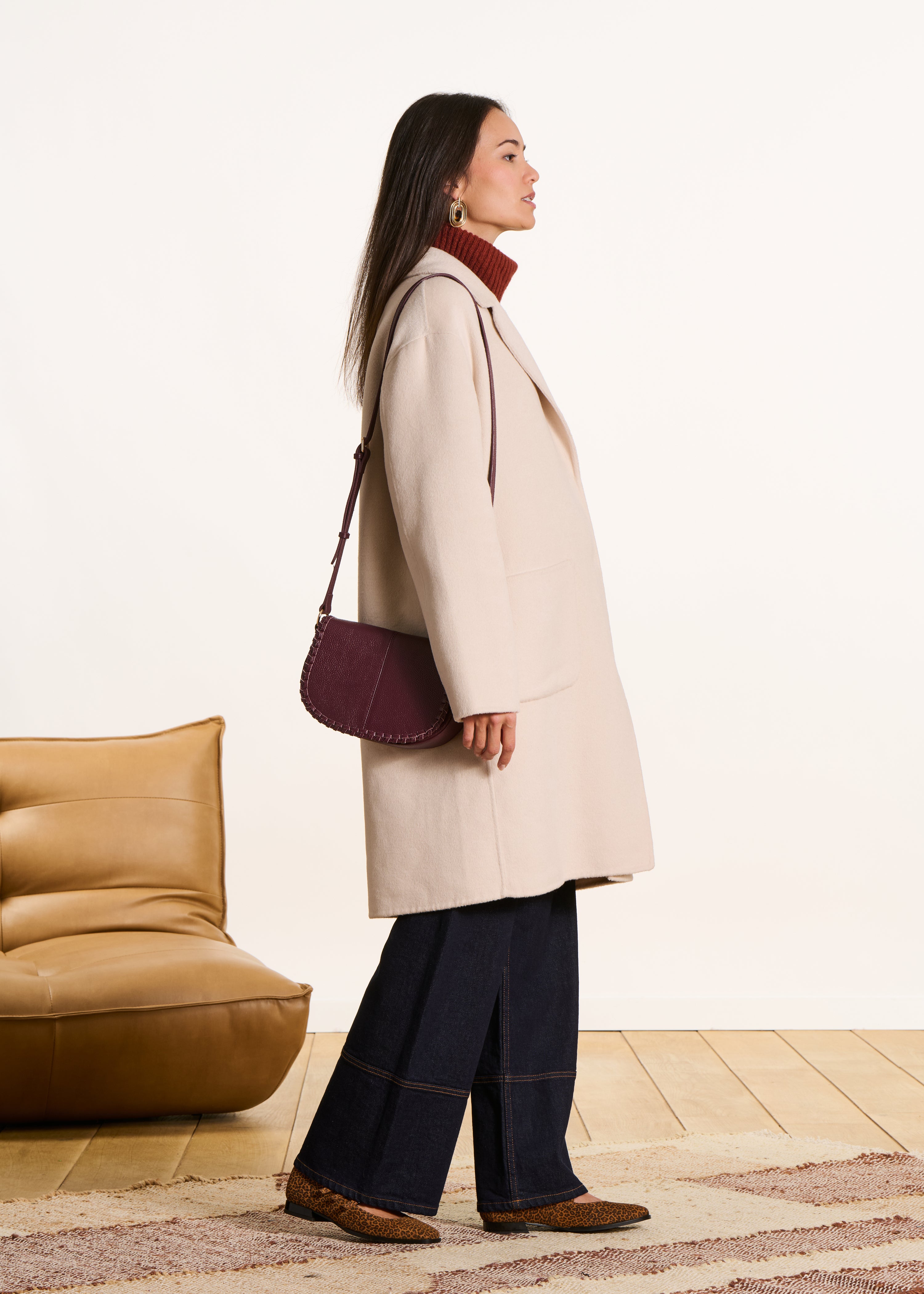 Abrigo midi color crudo de lana