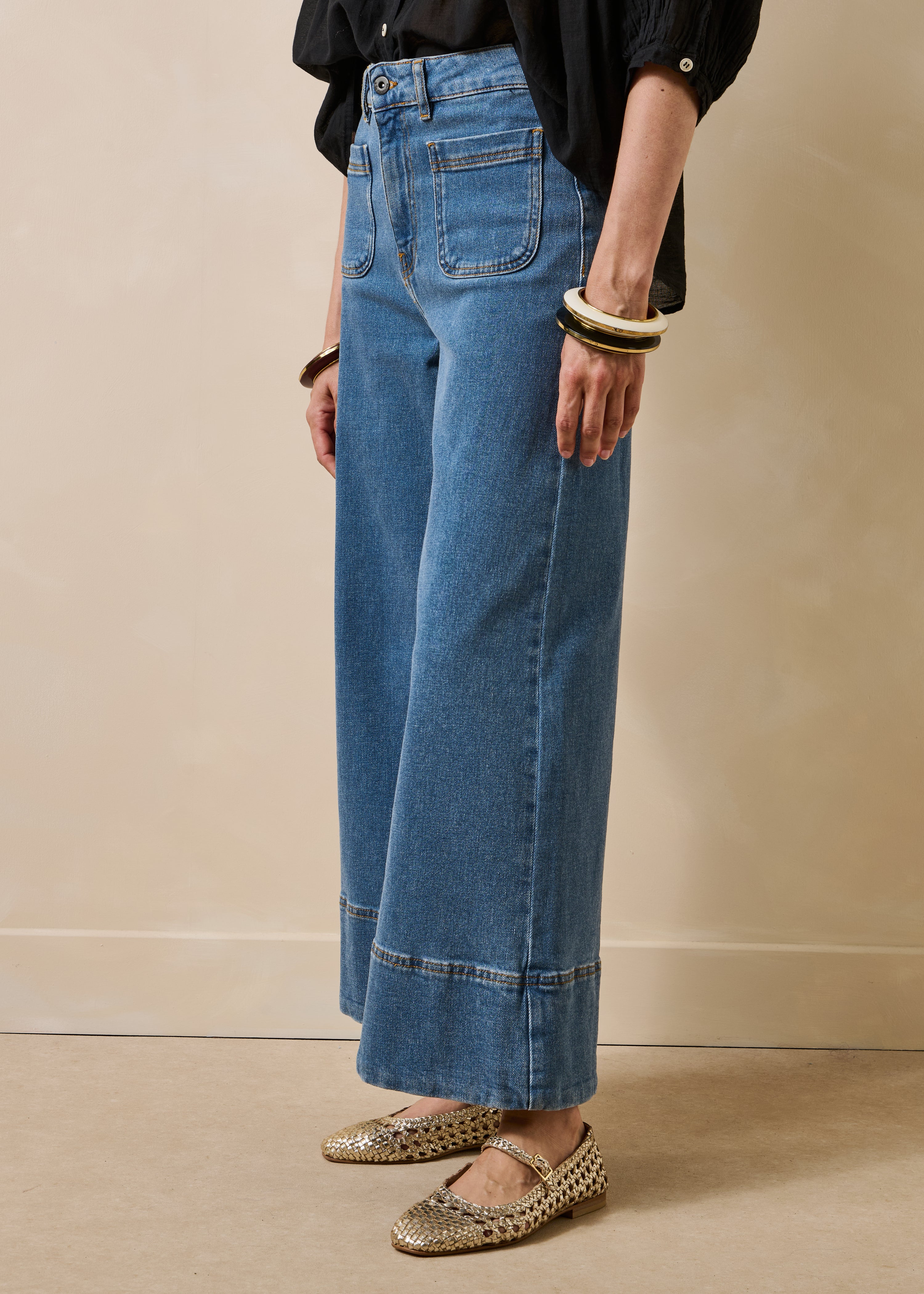 Weit geschnittene Jeans in Hellblau aus Bio-Baumwolle
