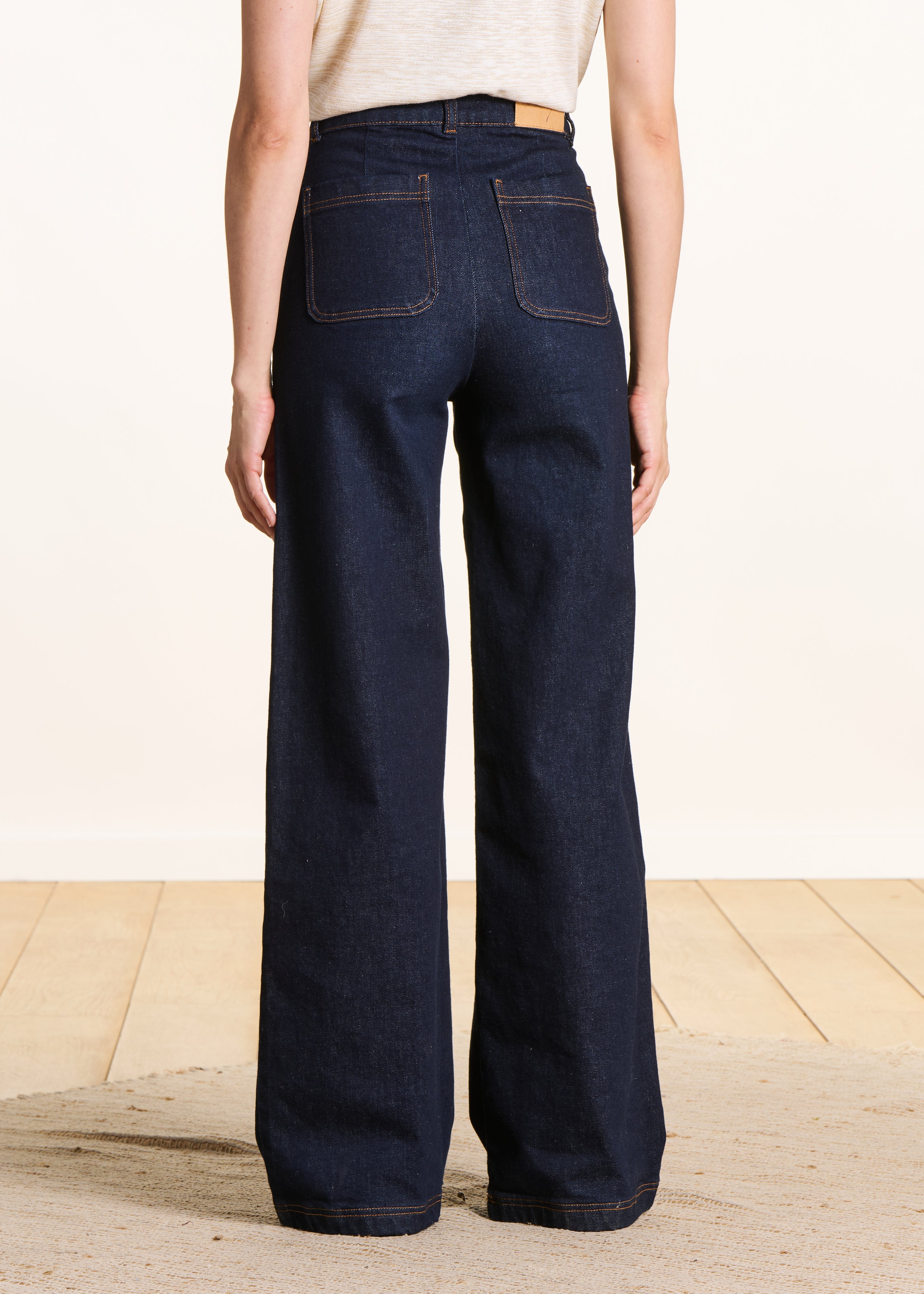 Straight raw jeans in organic cotton