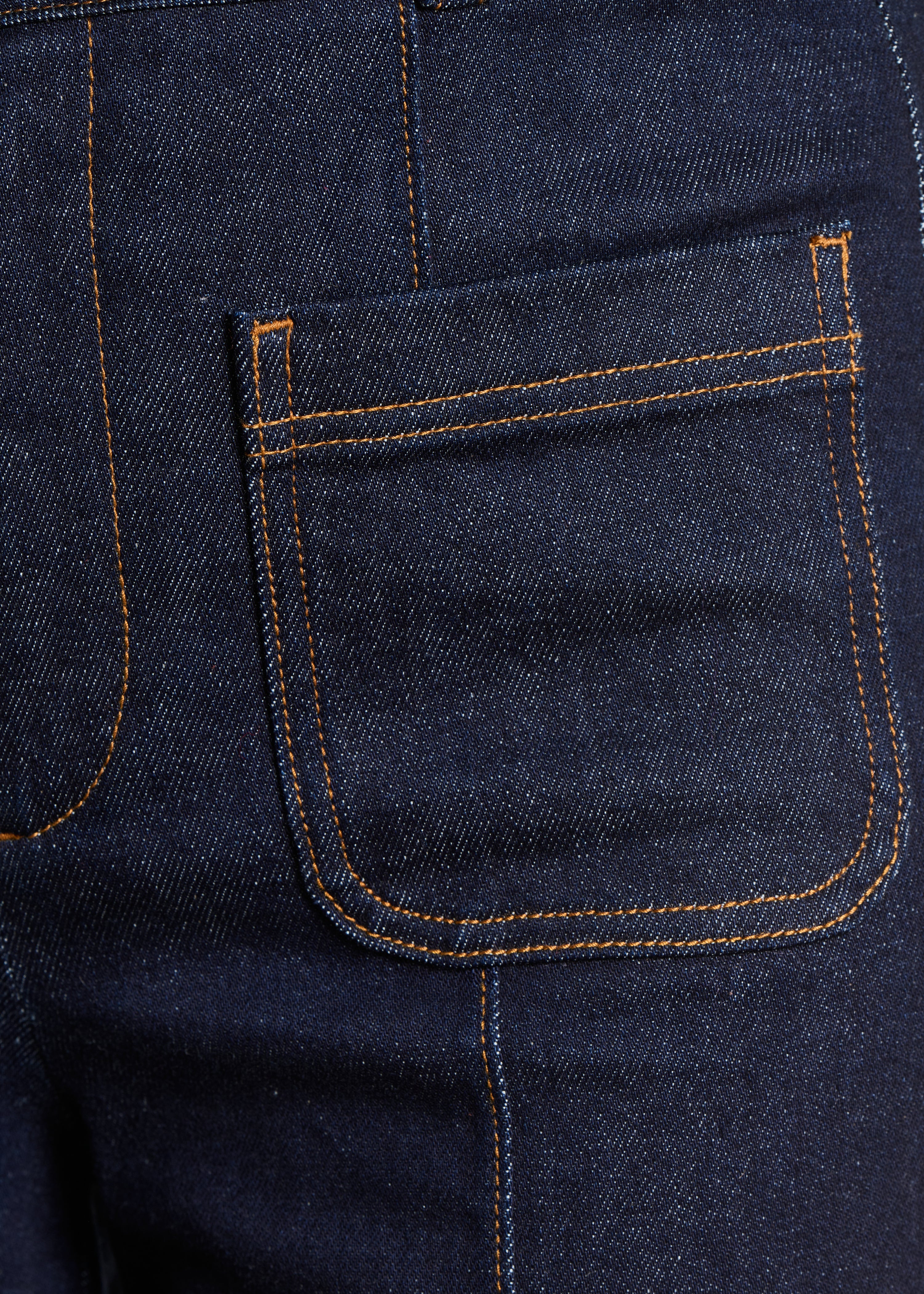 Straight raw jeans in organic cotton