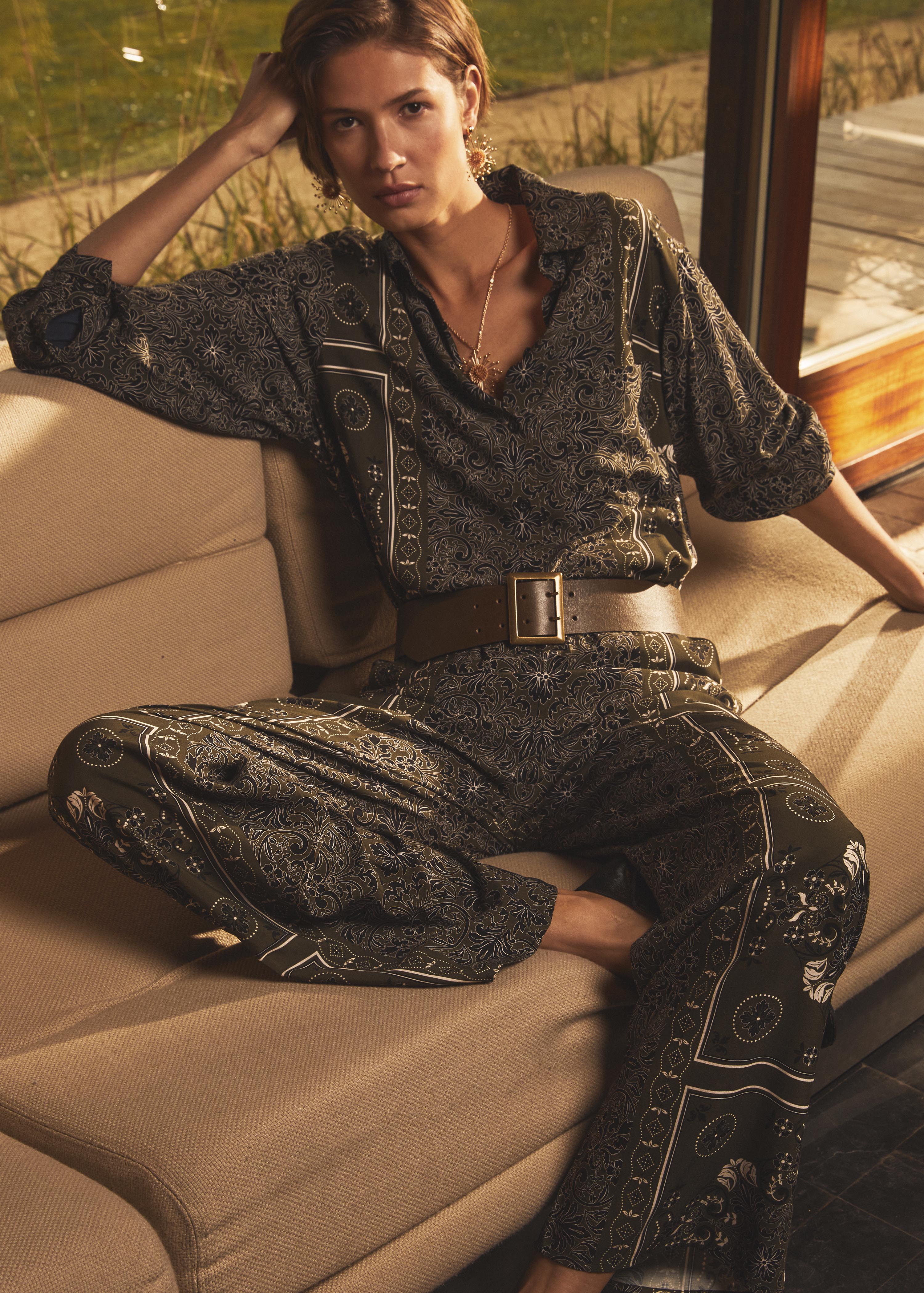 Pantalon fluide kaki à imprimé foulard taille élastique