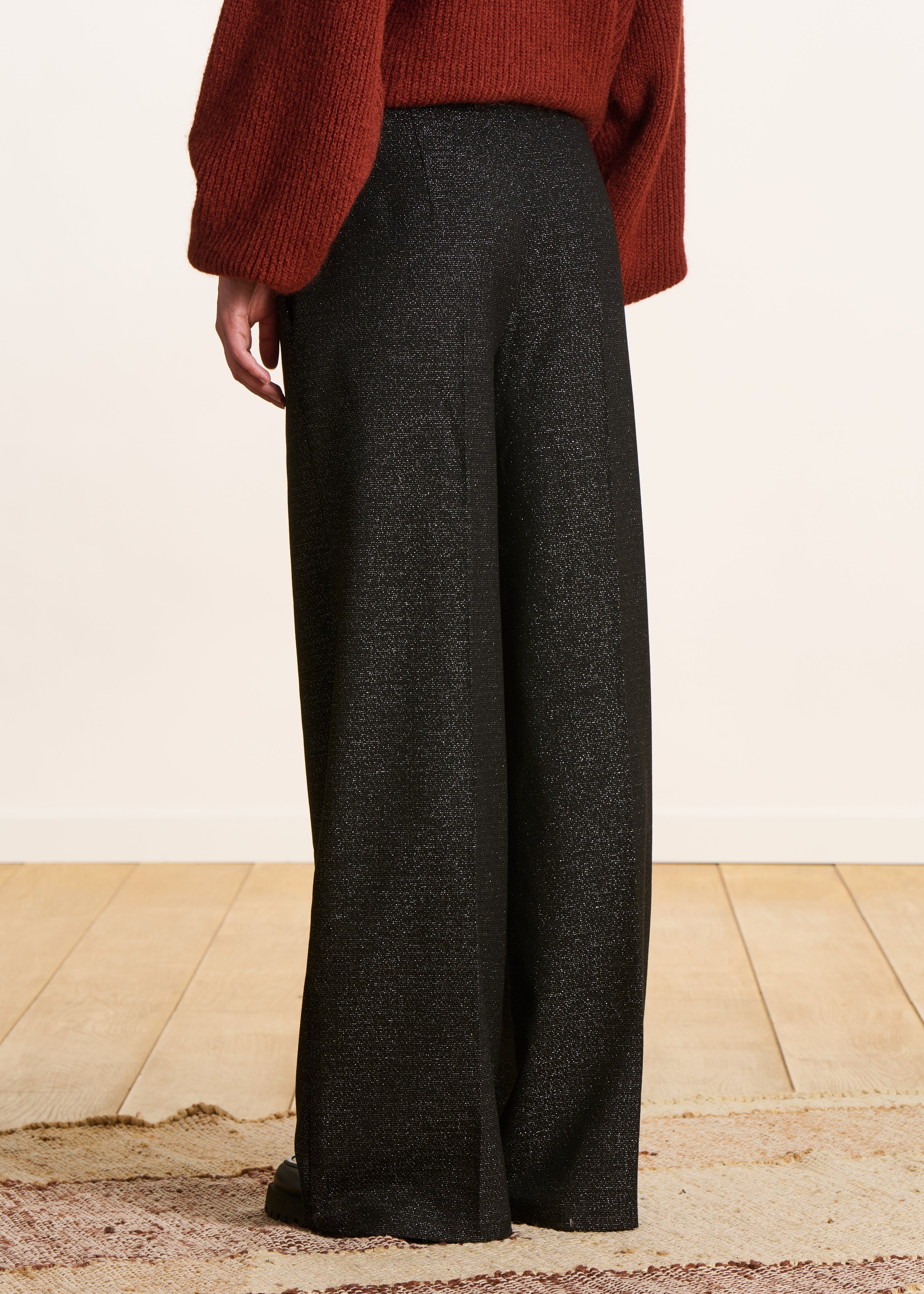 Pantalon droit et large noir irisé