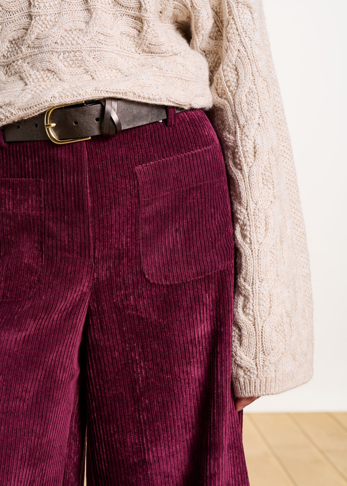 Pantalón cropped ancho en terciopelo acanalado burdeos