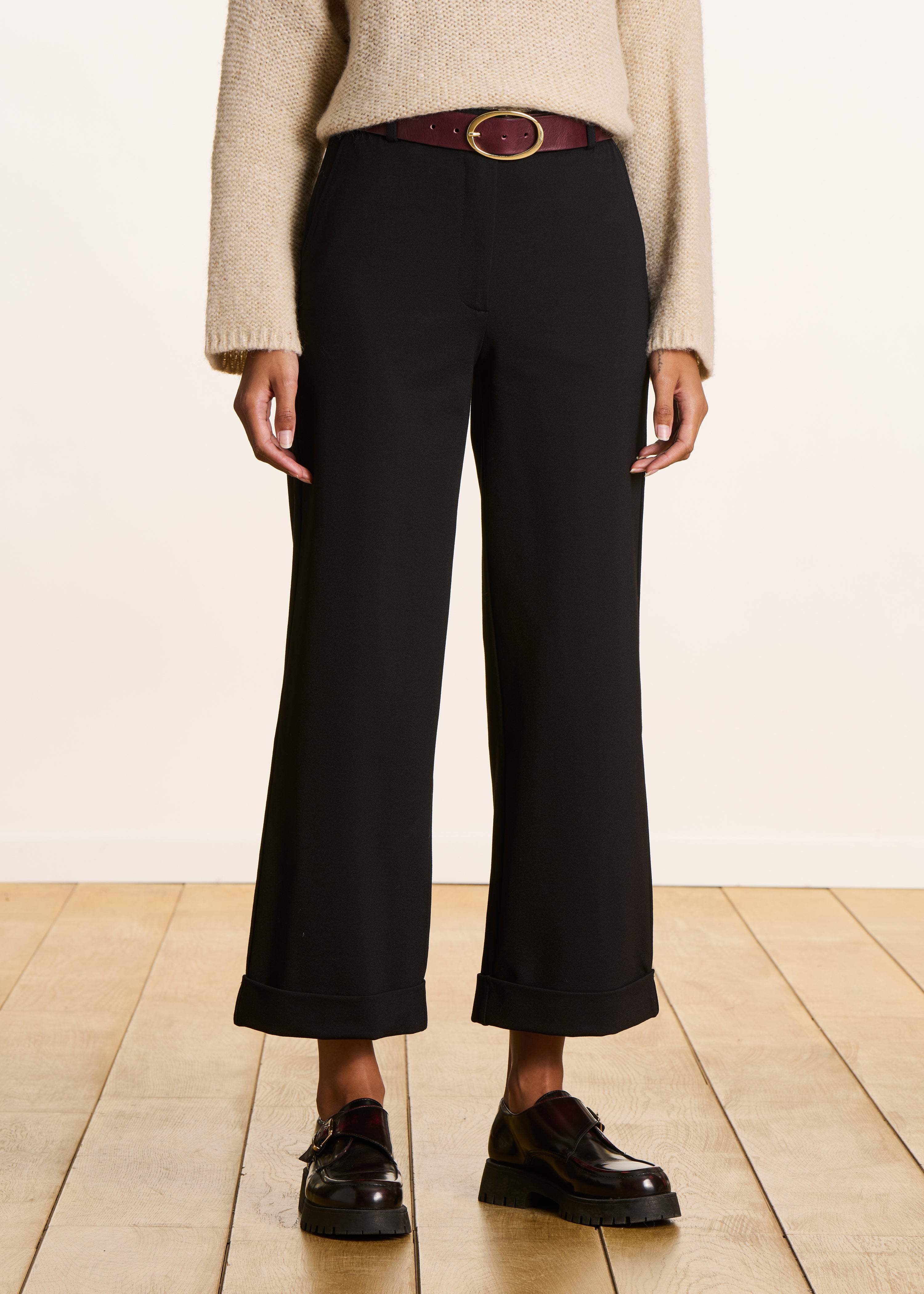 Pantalon noir droit 7/8ème en jersey milano