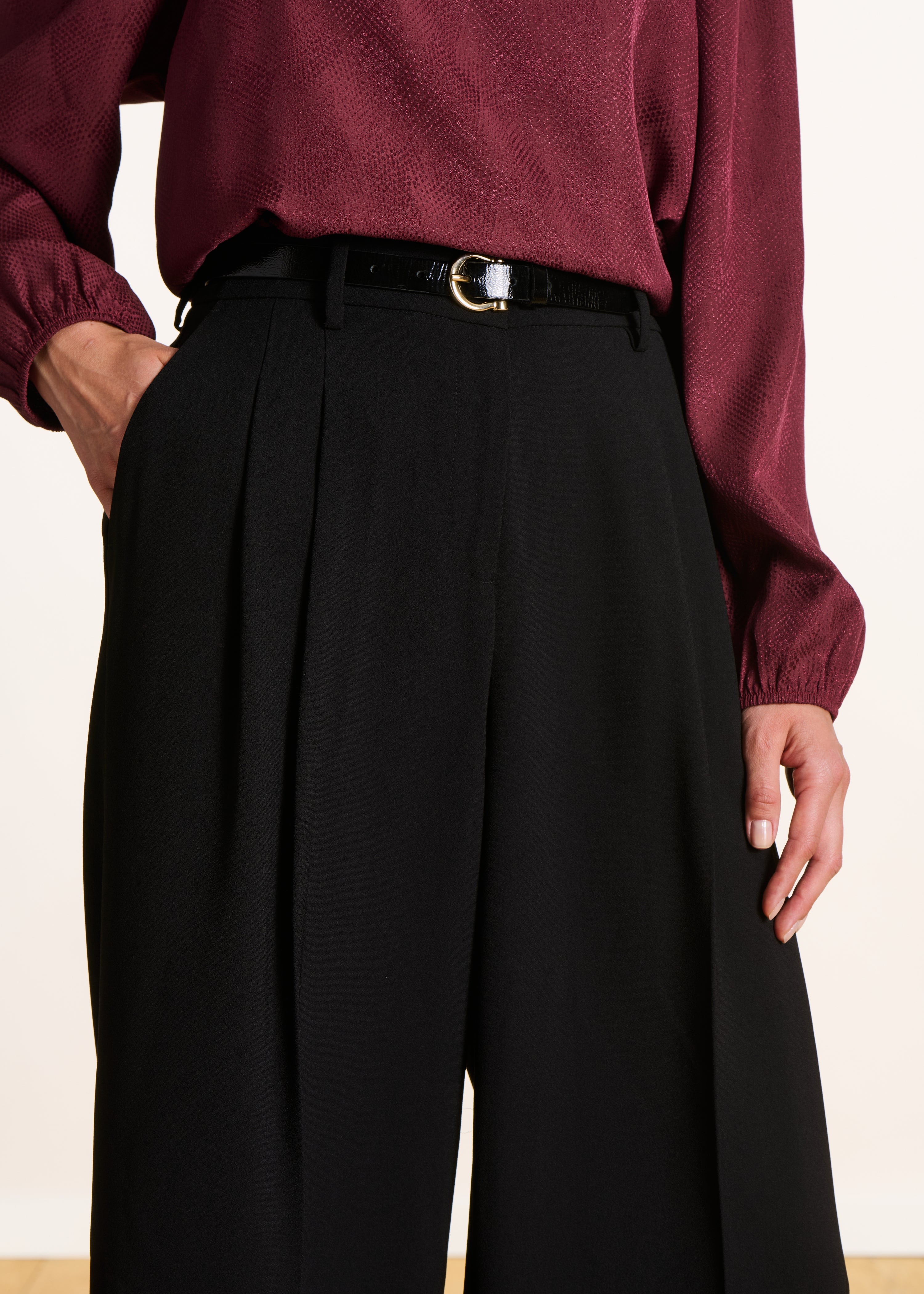 Pantalon large noir doublé à taille haute