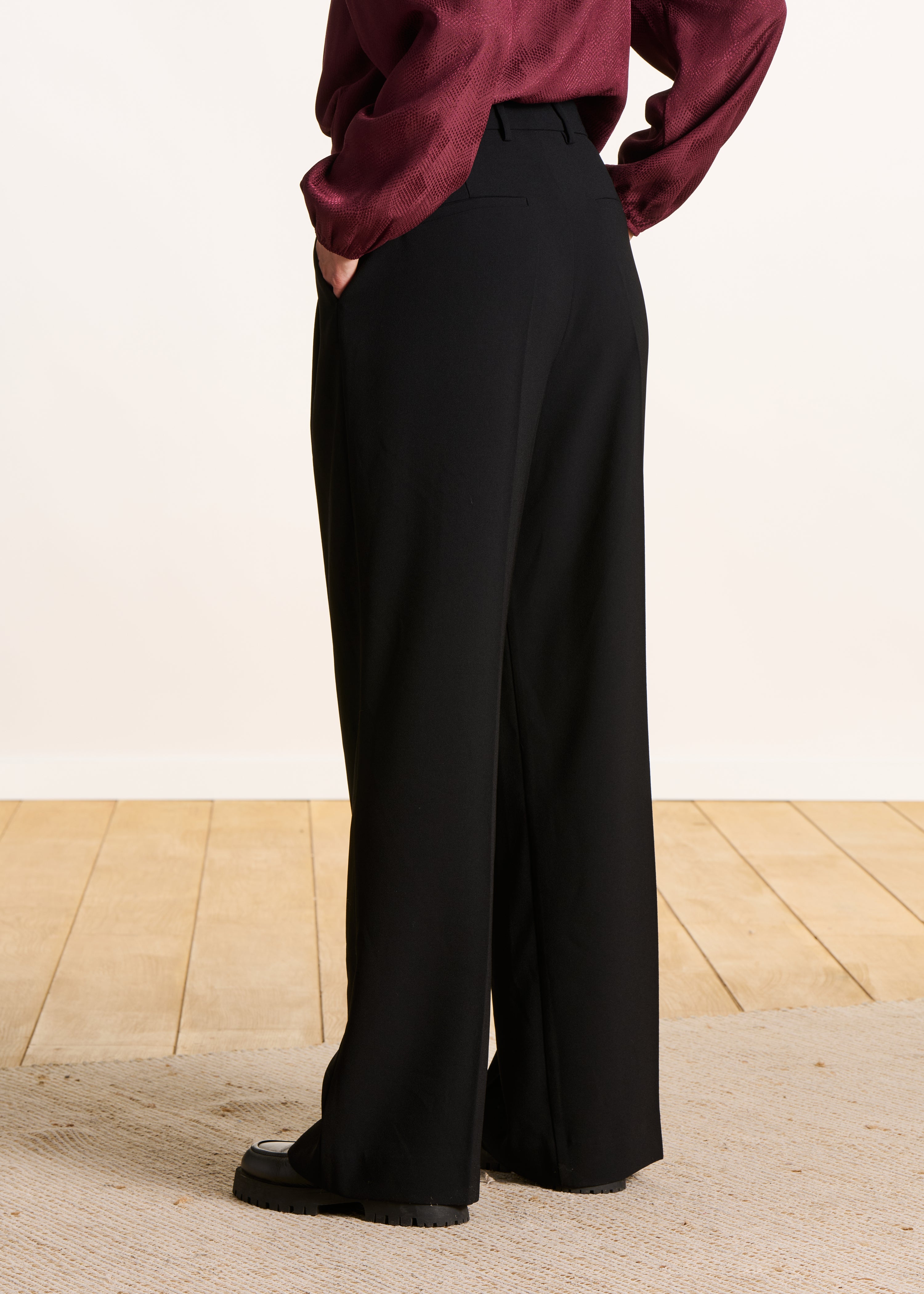 Pantalon large noir doublé à taille haute