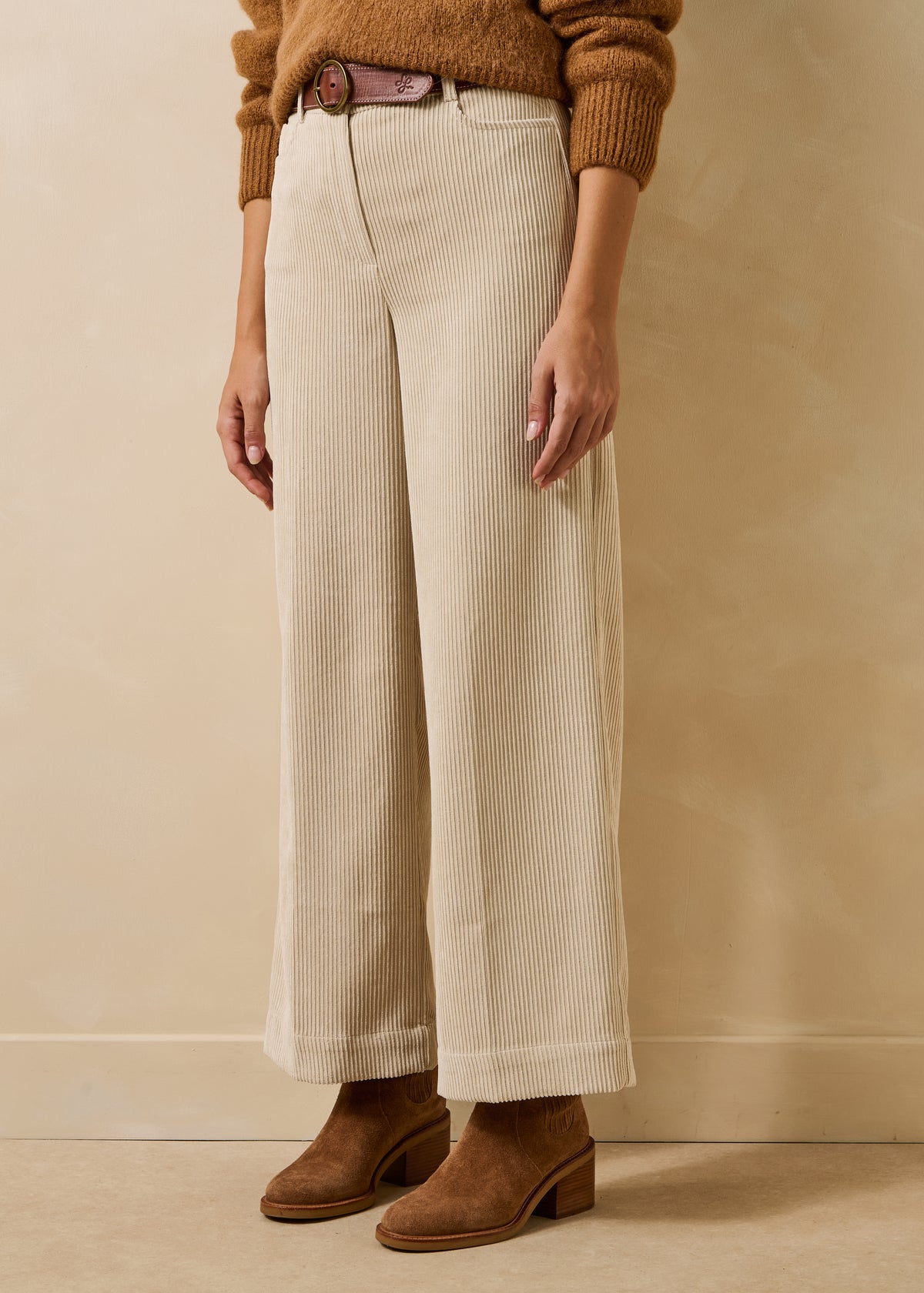 Pantalón ancho beige de pana acanalada