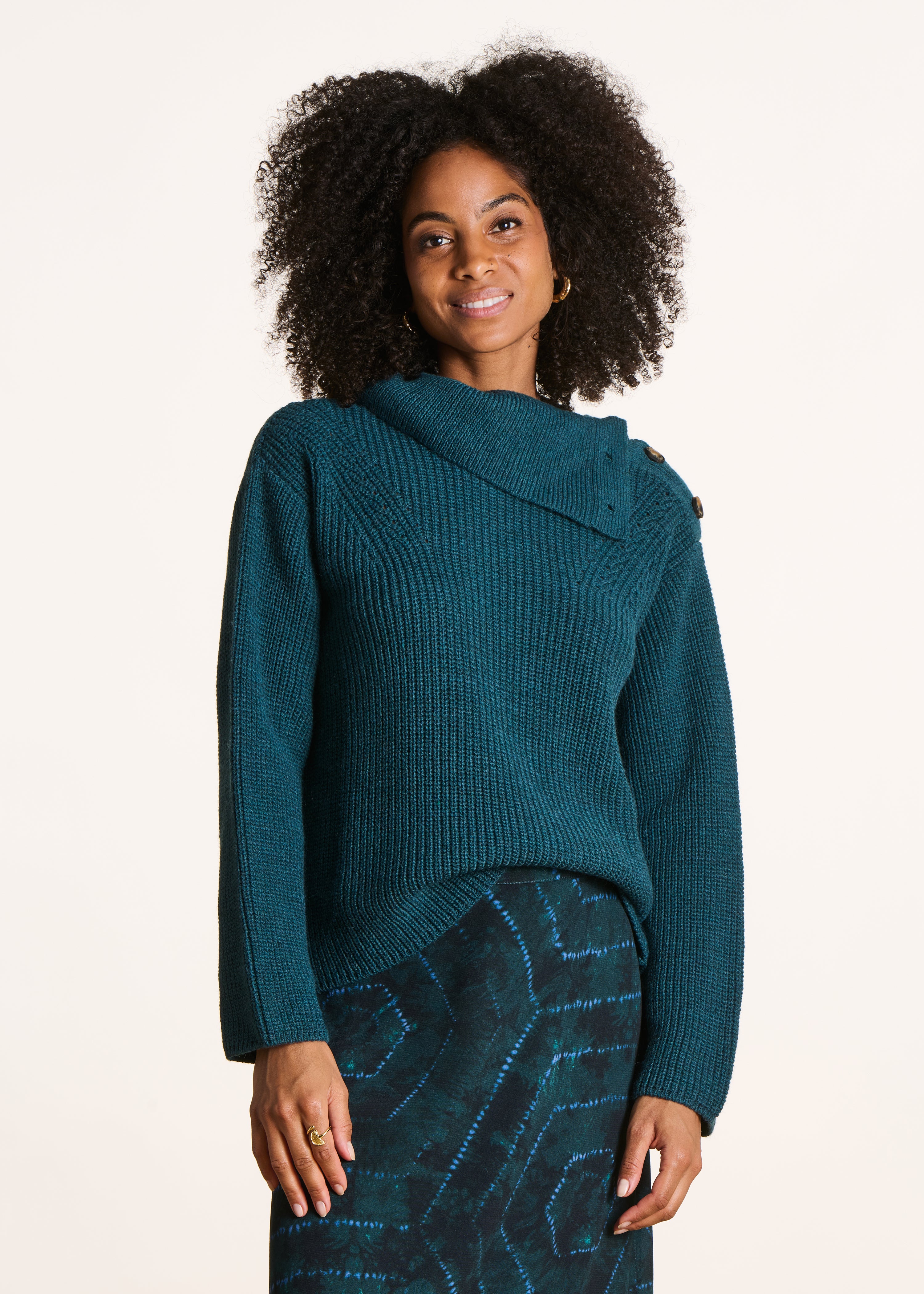 Pull bleu pétrole ample à manches longues col asymétrique