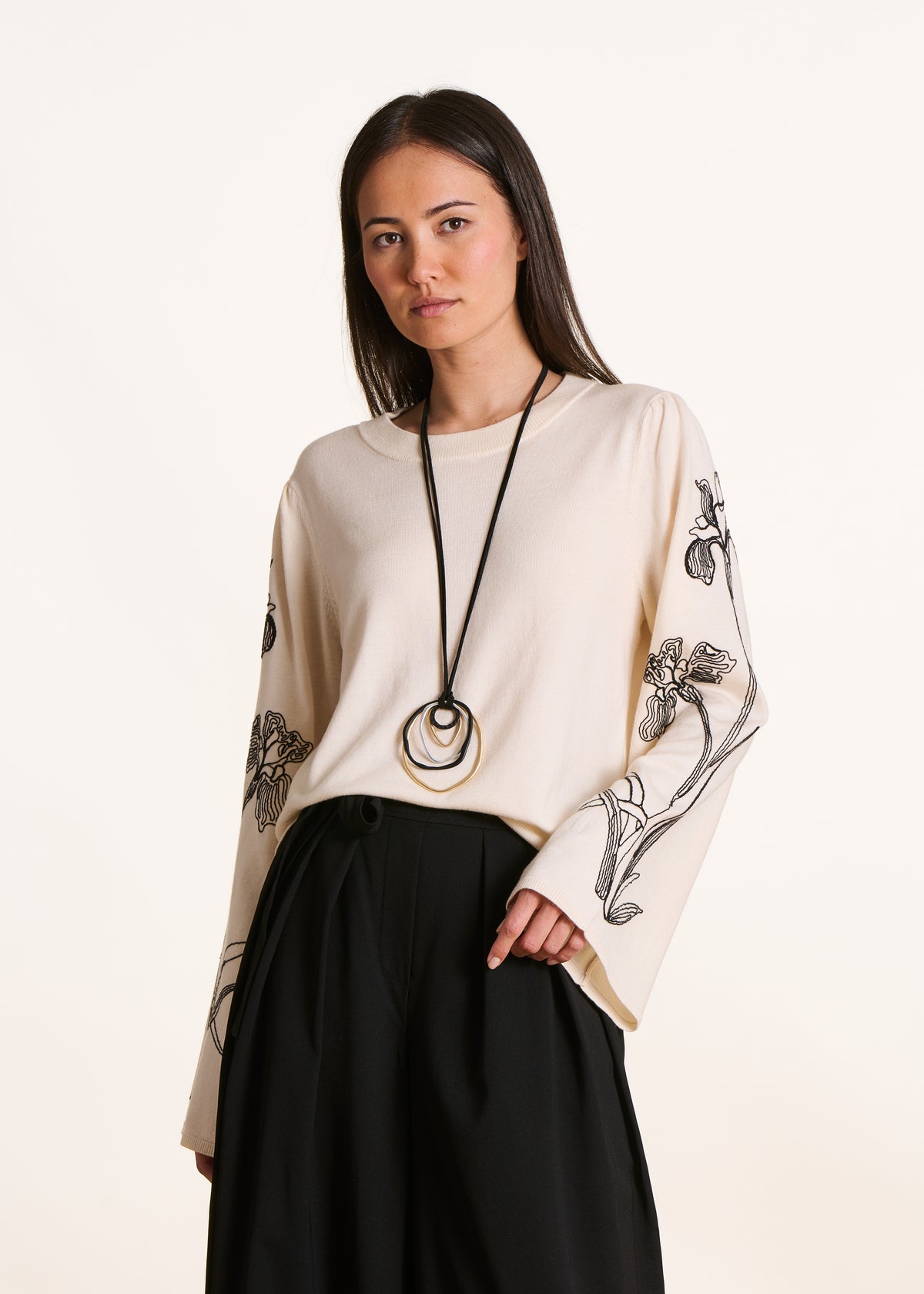 Ecru sweater with embroidery long sleeves