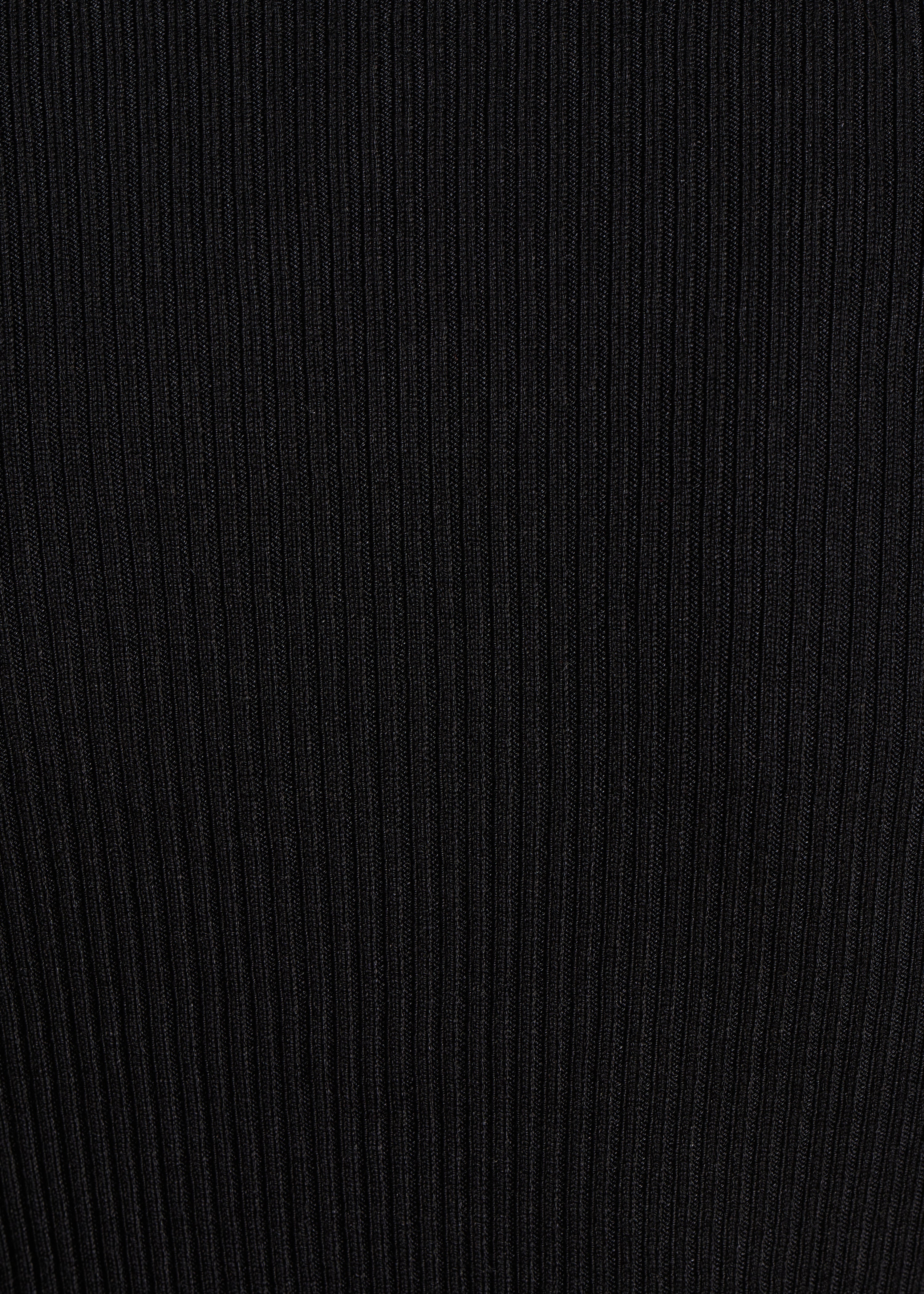 Pull noir en maille fine manches longues col montant