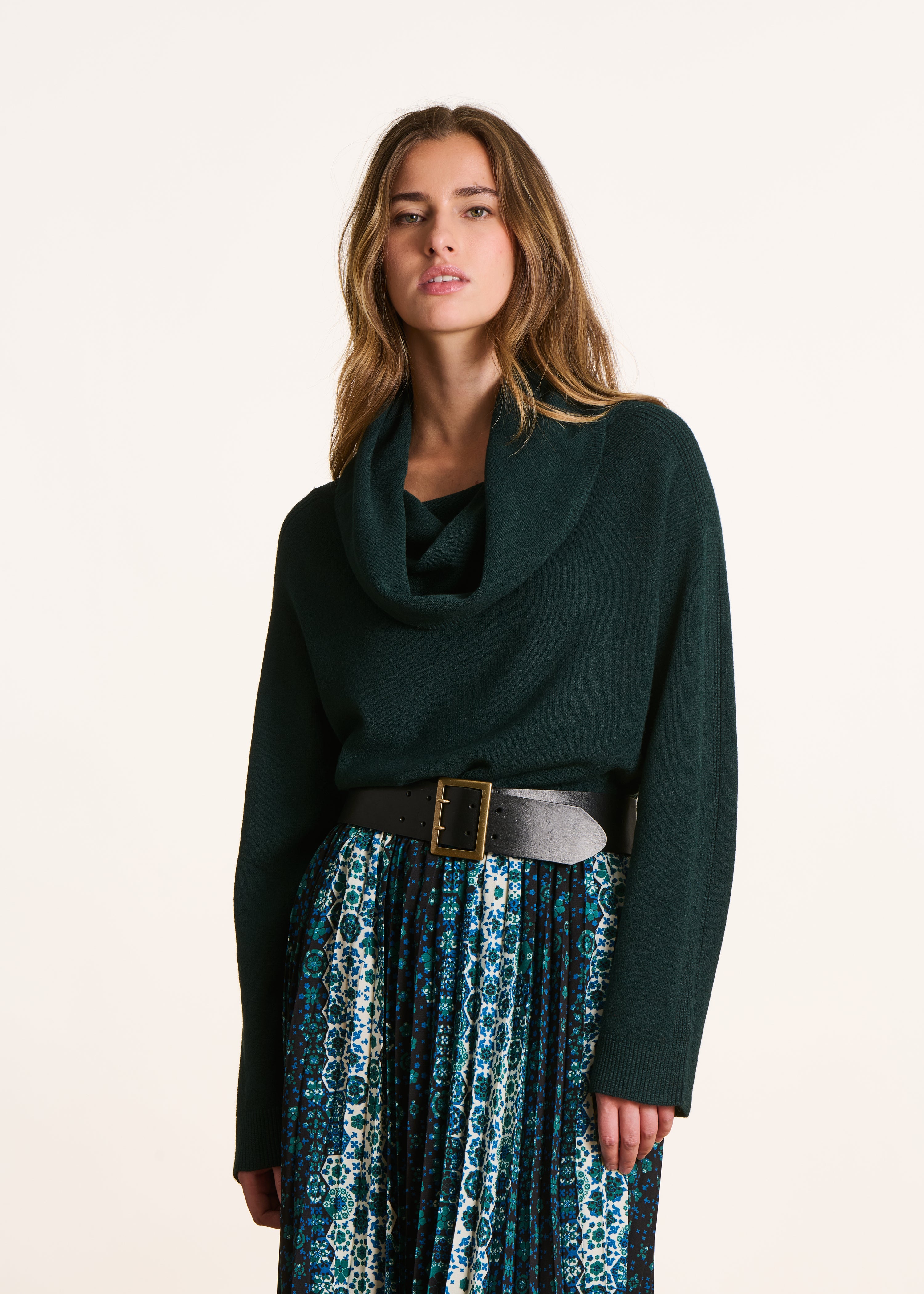 Petrolblauer Pullover aus Strick mit langen Ärmeln