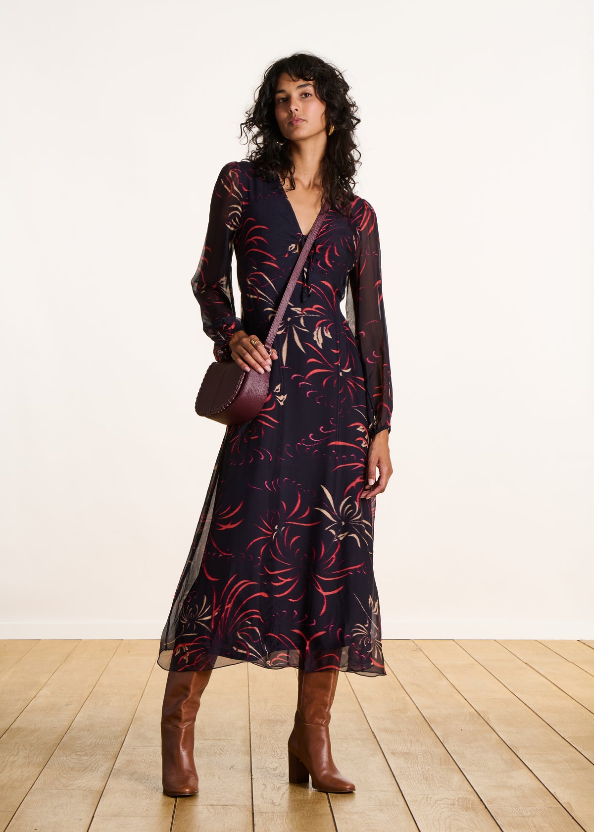 Long dress in dark blue printed voile