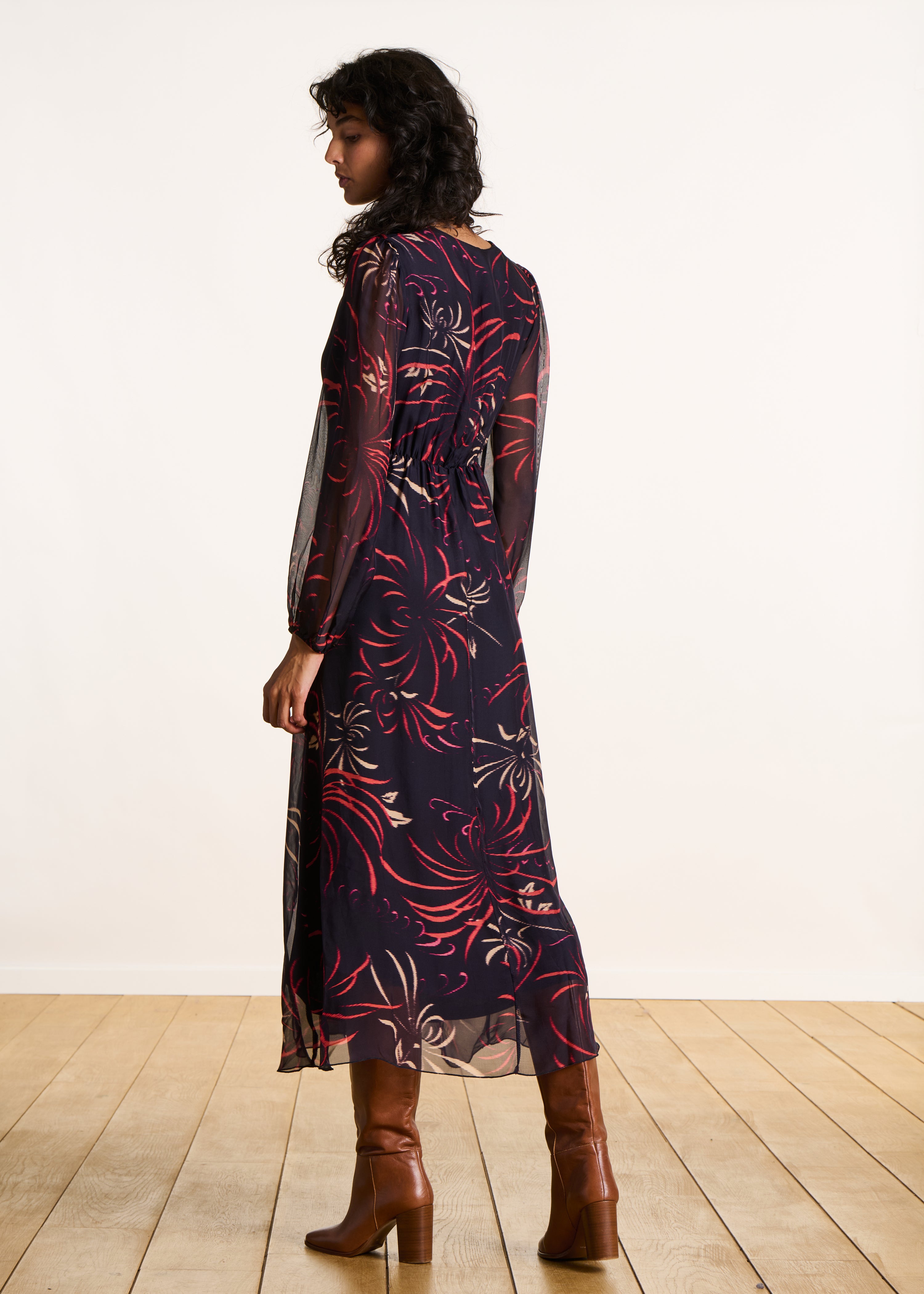Long dress in dark blue printed voile