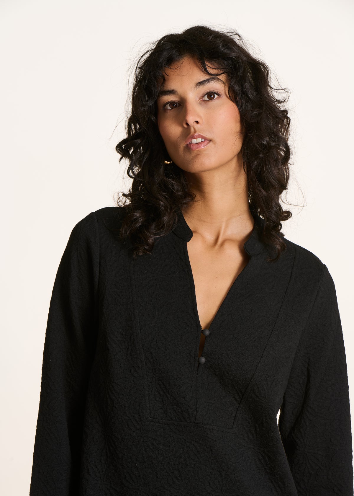 Vestido corto en jacquard milano negro