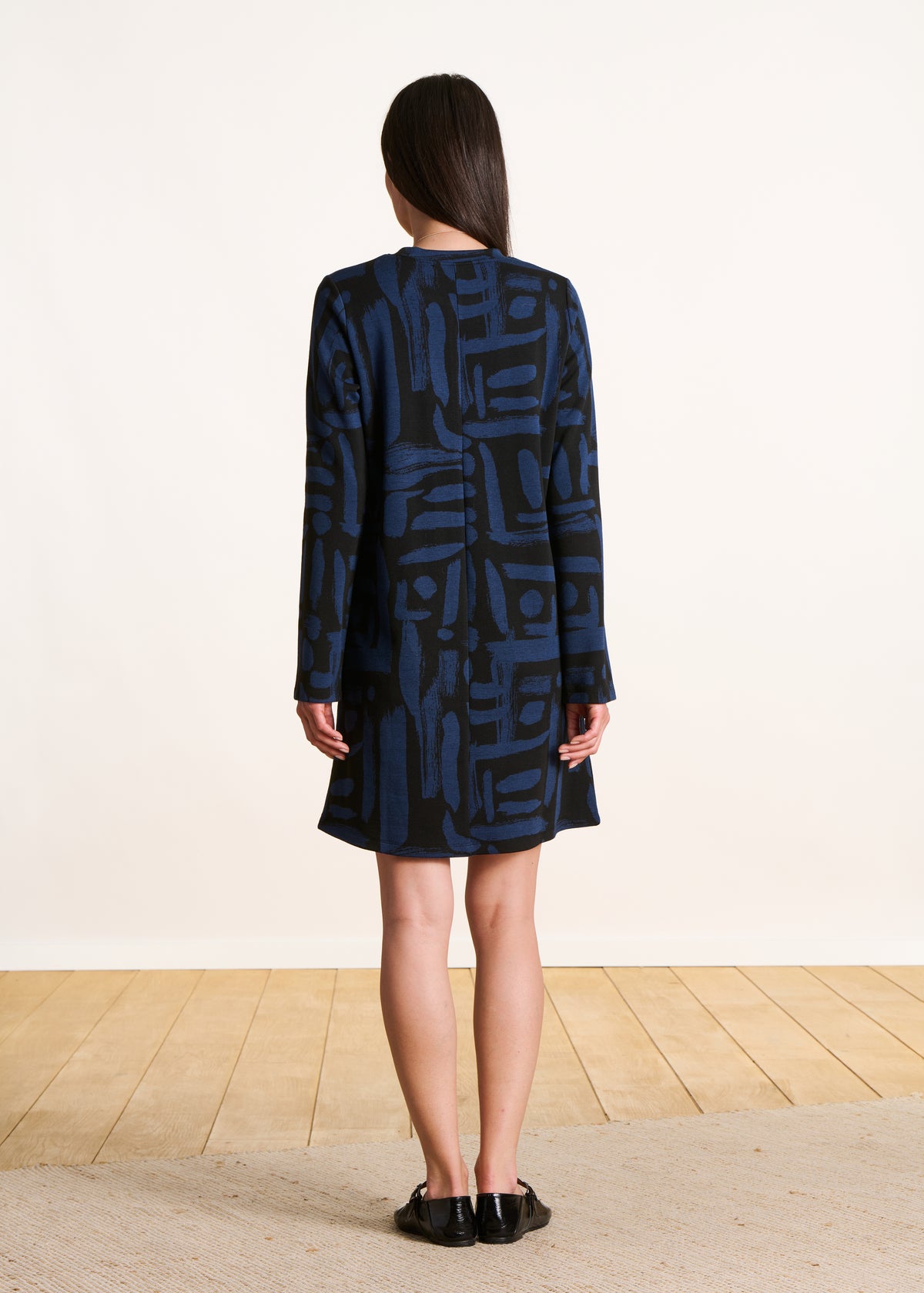 Abito corto nero e blu in jacquard stampato