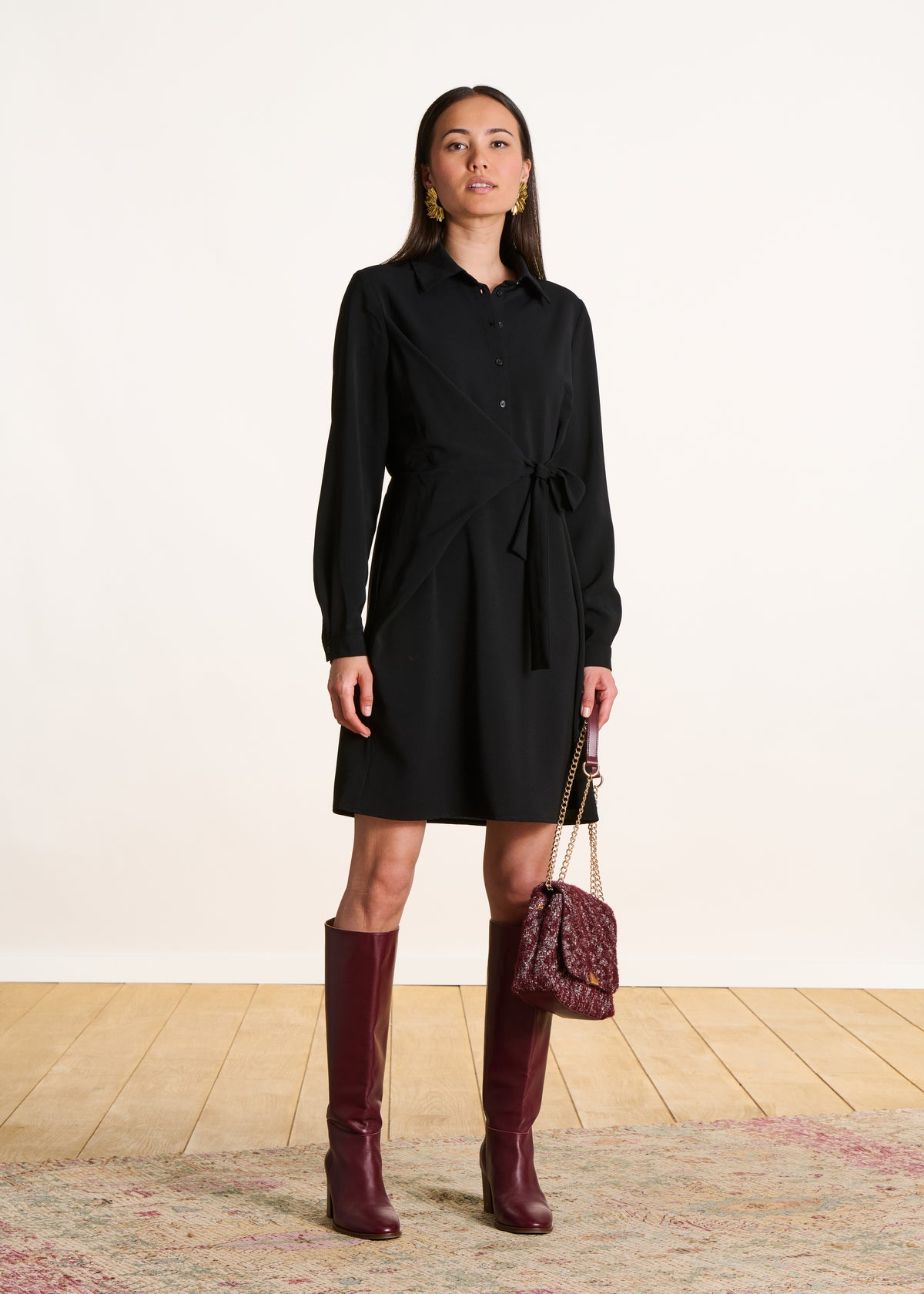 Robe chemise courte noire à manches longues