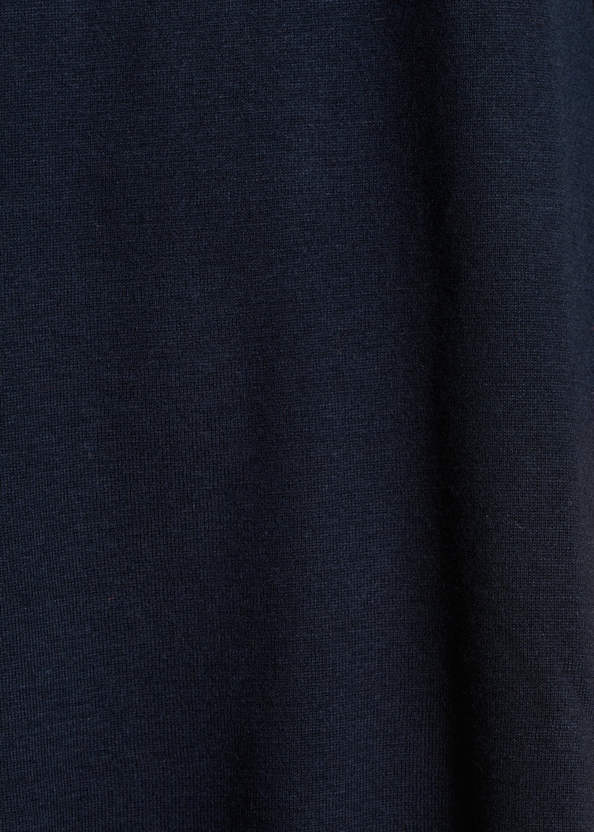 Short dress in fine dark blue knit with embroidery