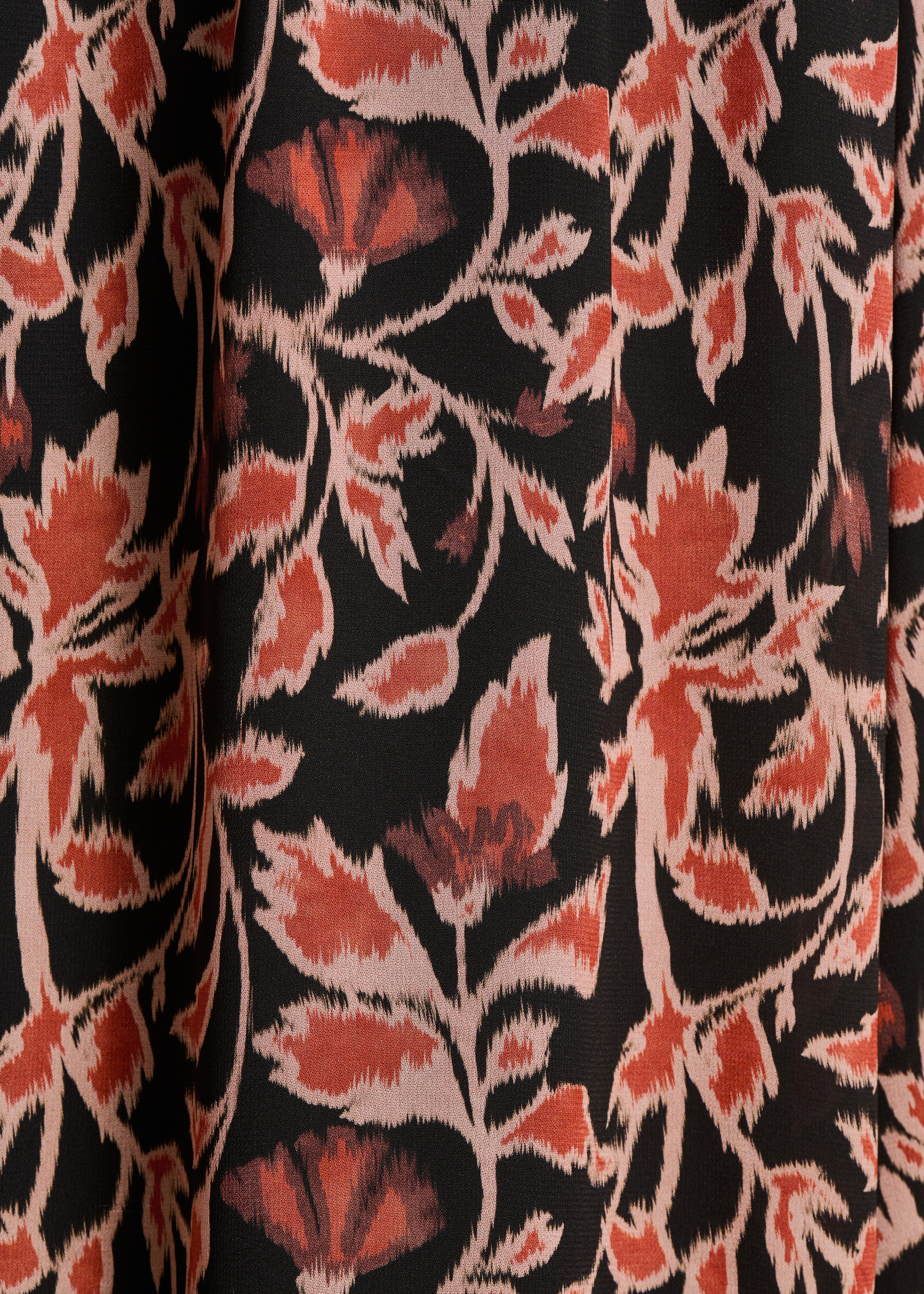 Schwarzes, tailliertes, langes Wickelkleid mit Print