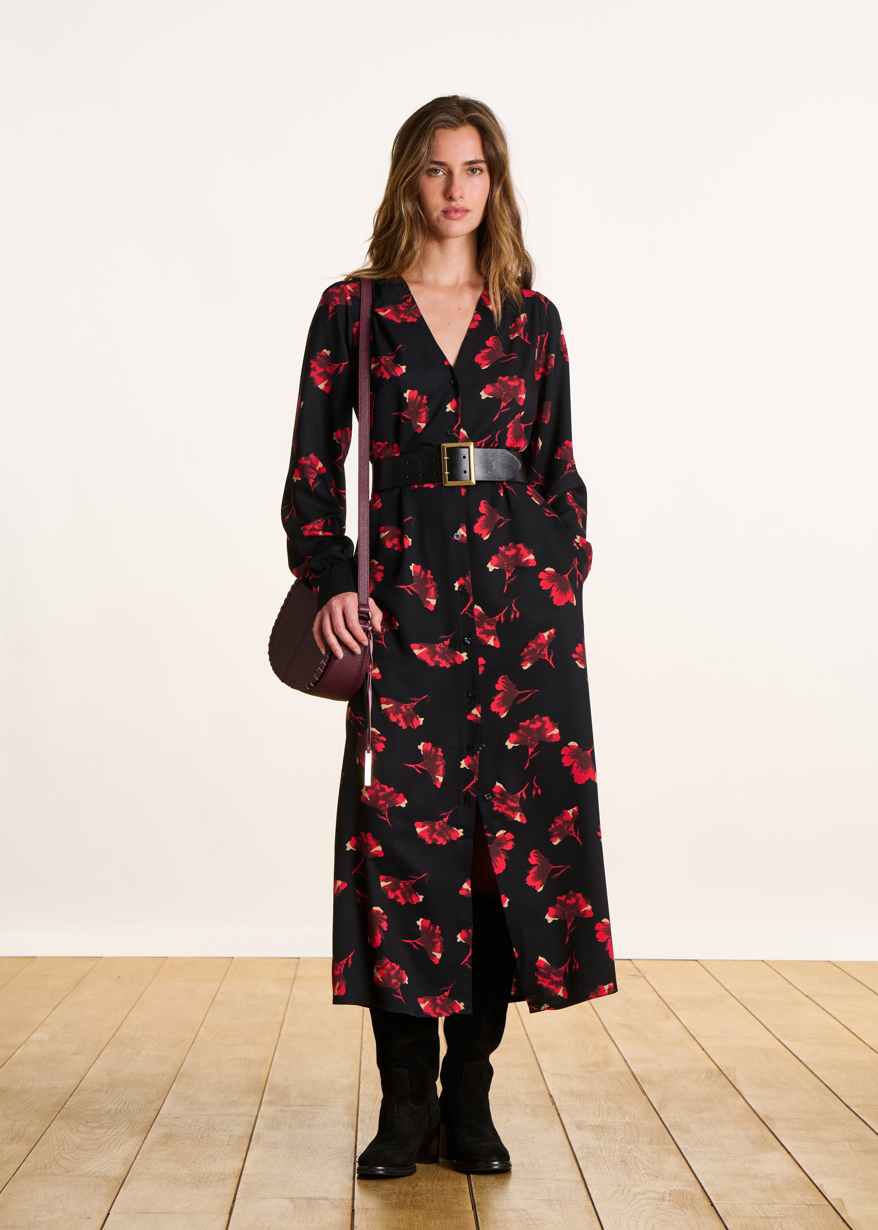 Abito lungo floreale nero e rosso maniche lunghe