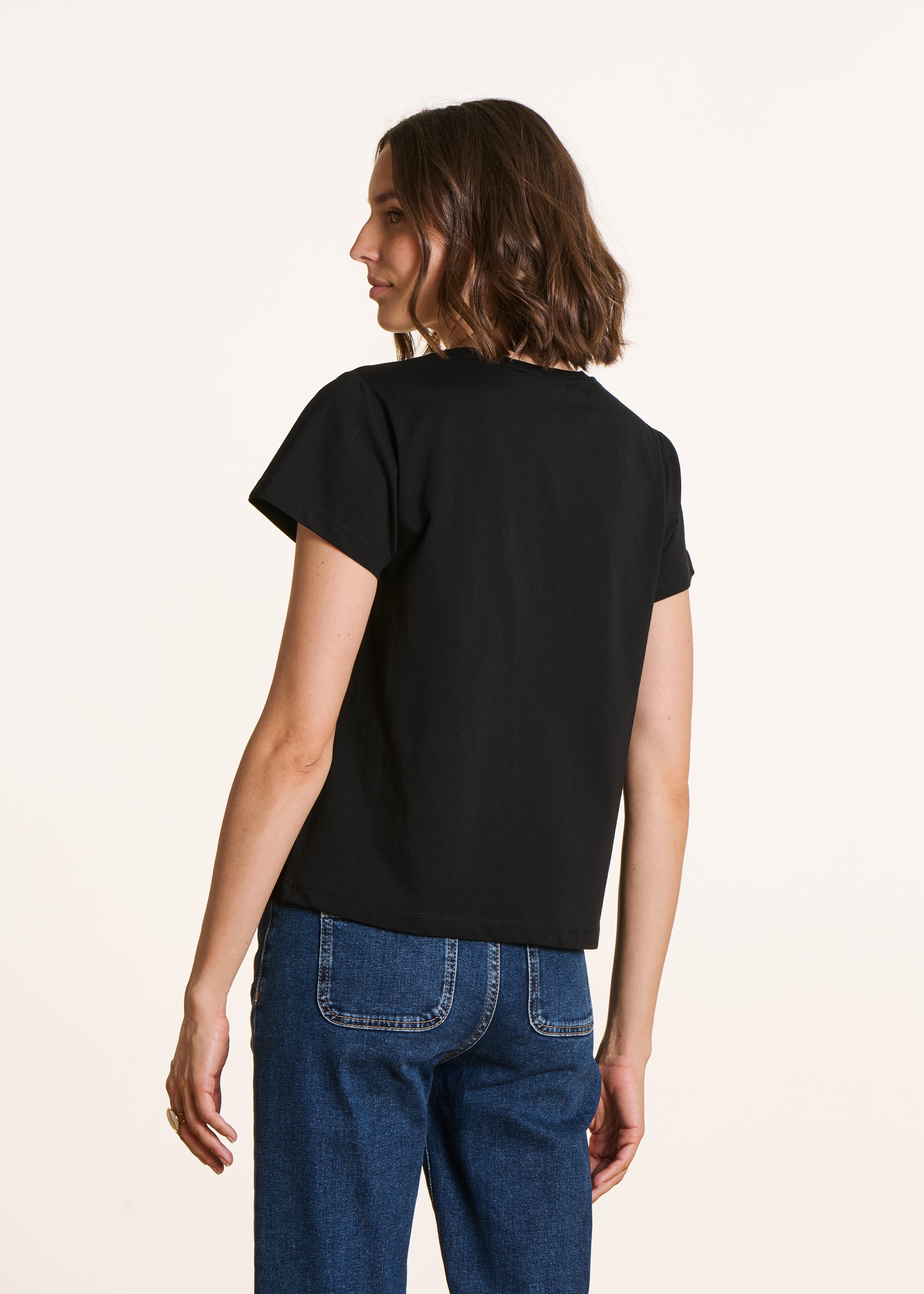 Lockeres T-Shirt schwarz mit Statement aus Bio-Baumwolle, kurze Ärmel