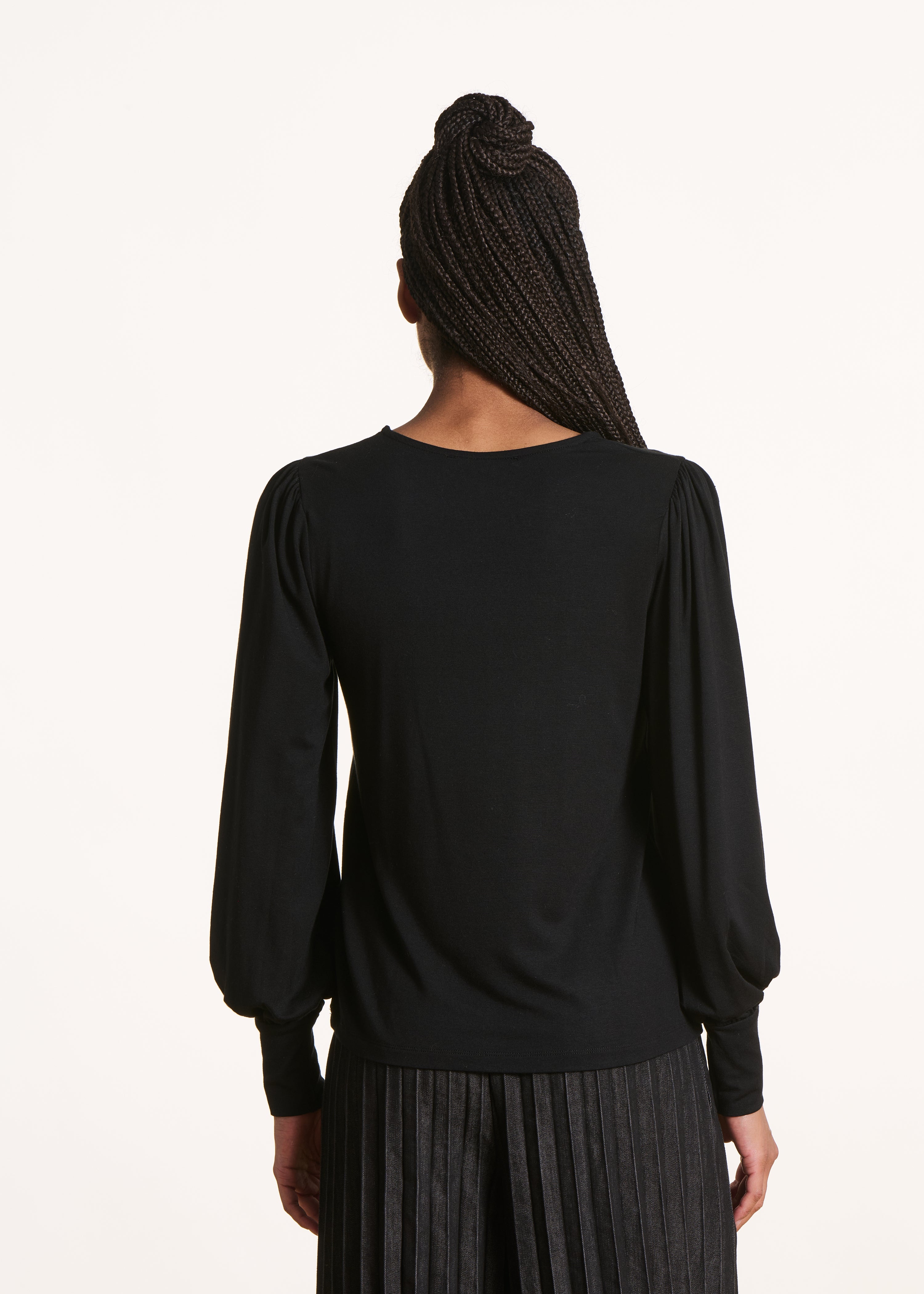 Camiseta negra holgada de manga larga en modal