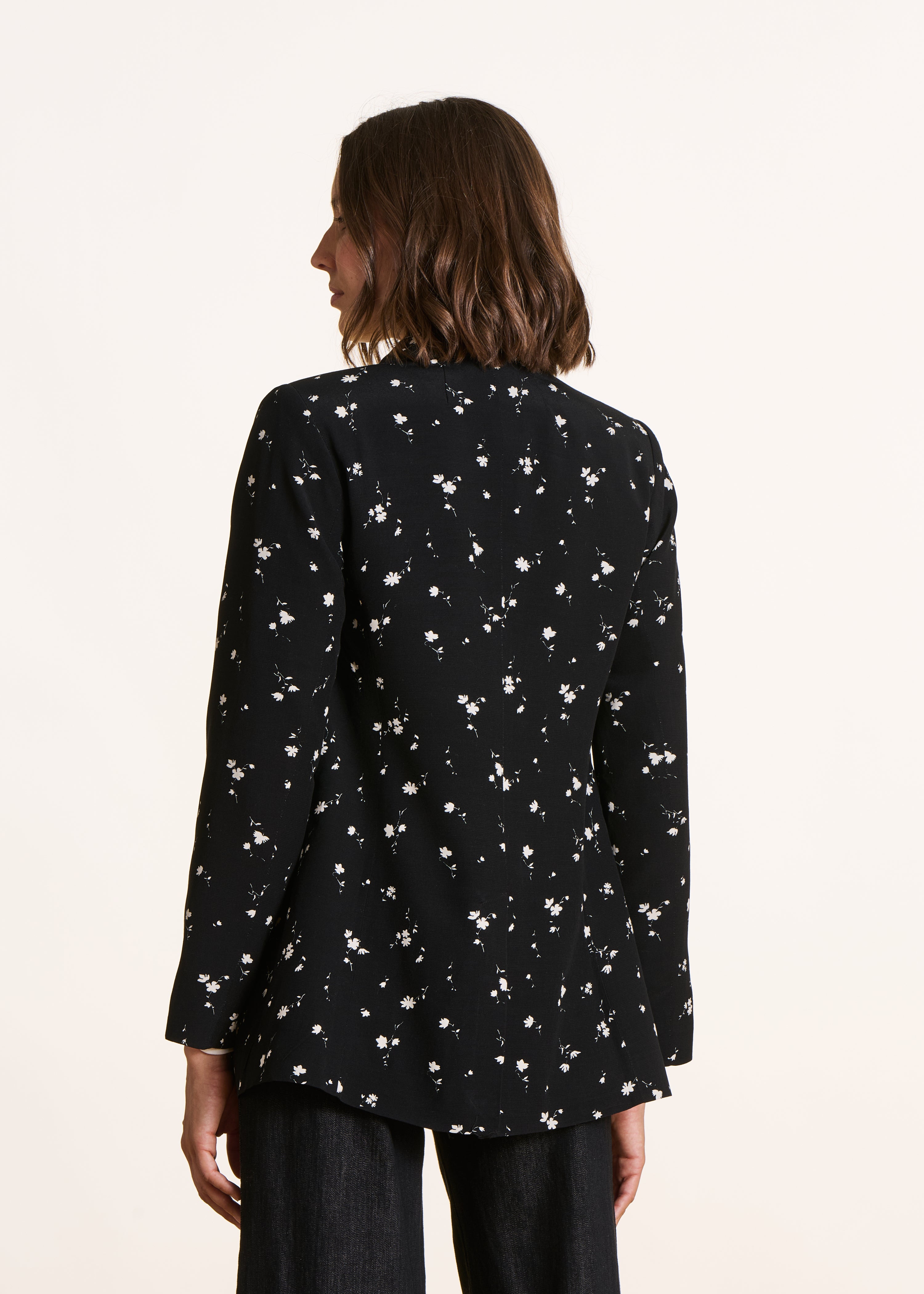 Blazerjacke in schwarz und weiß mit Blumenmuster