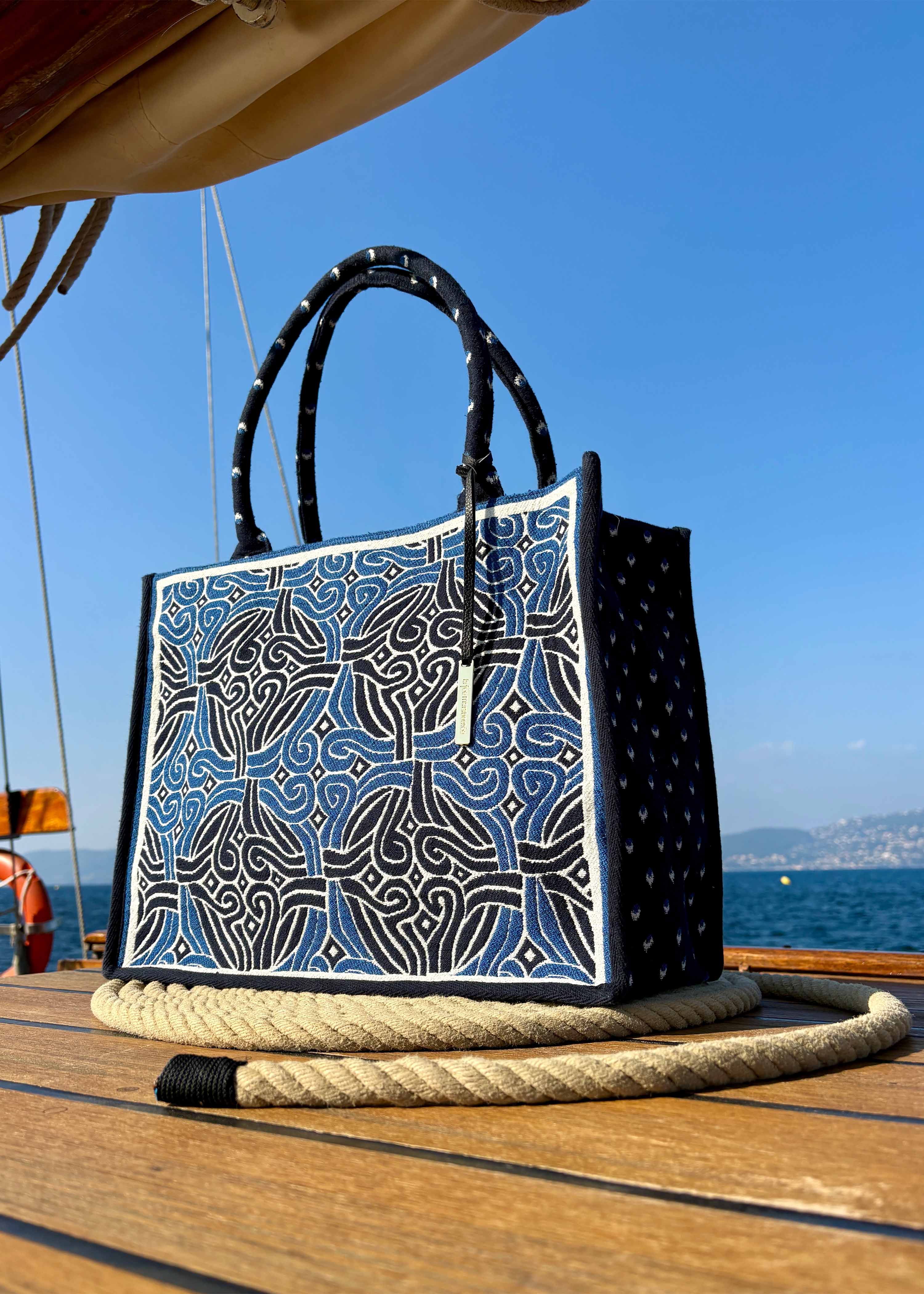 Sac cabas bleu en jacquard