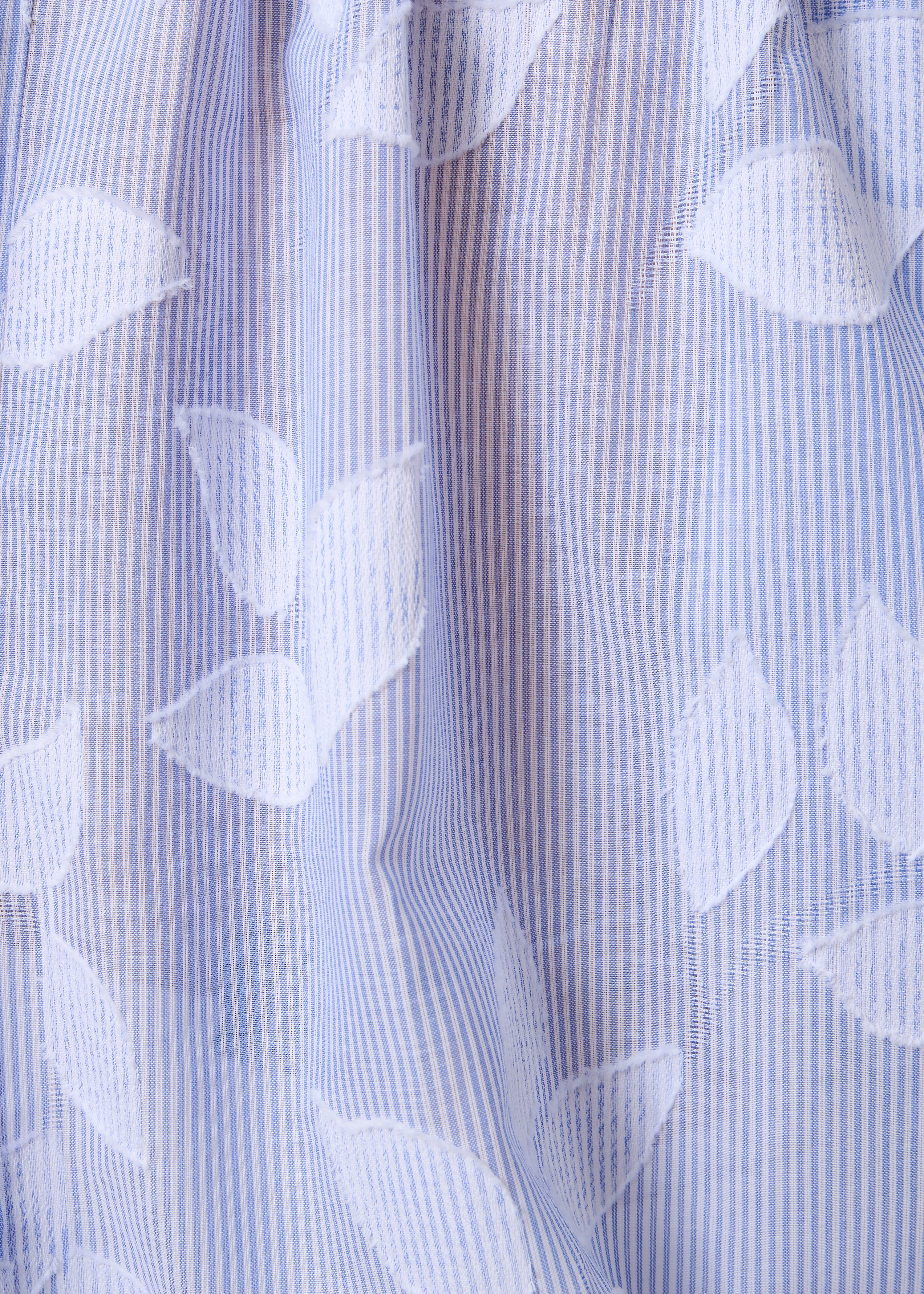 Blusa azul cielo de algodón con flores y mangas 3/4