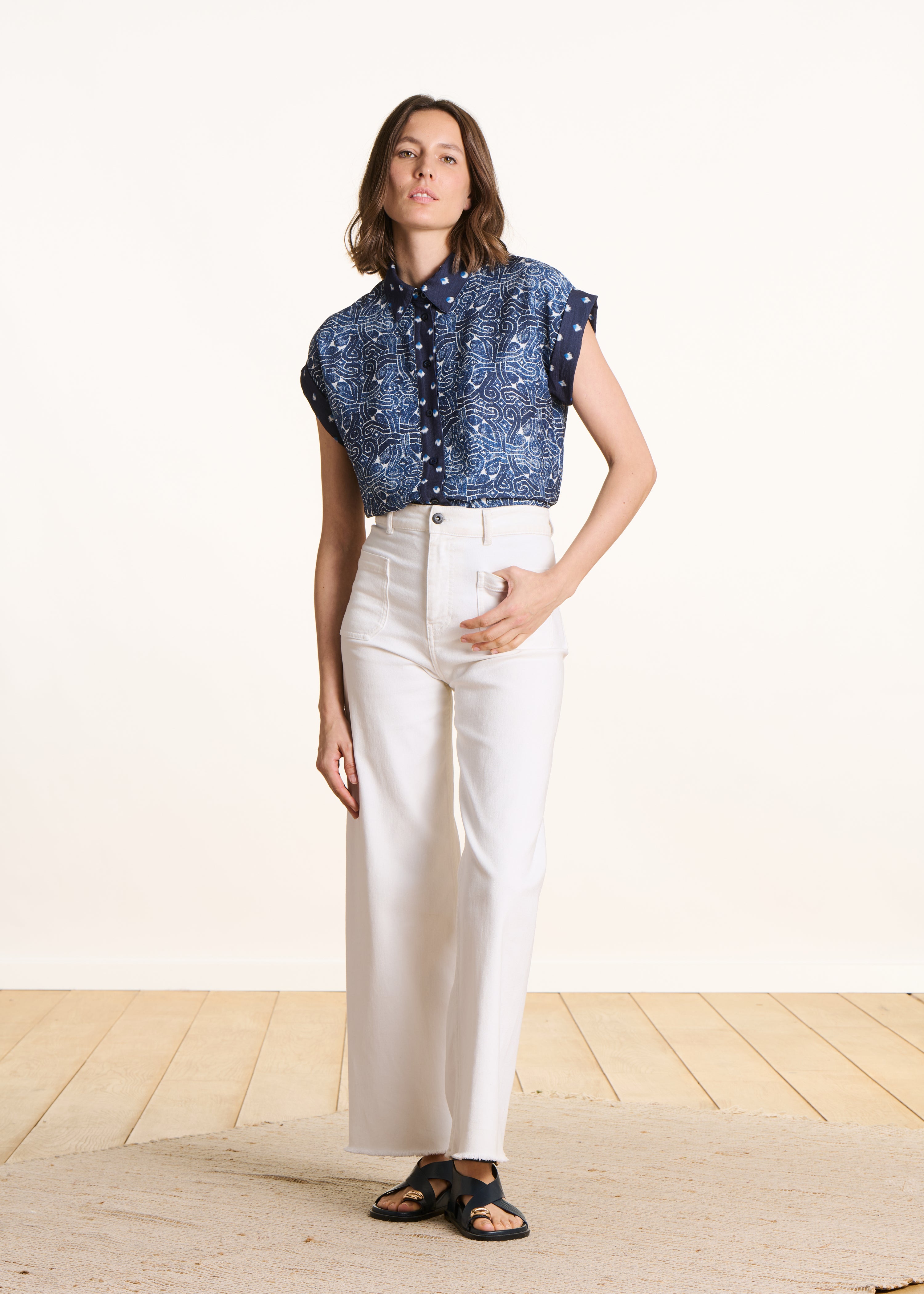 Blauw overhemd met korte mouwen en patchwork prints