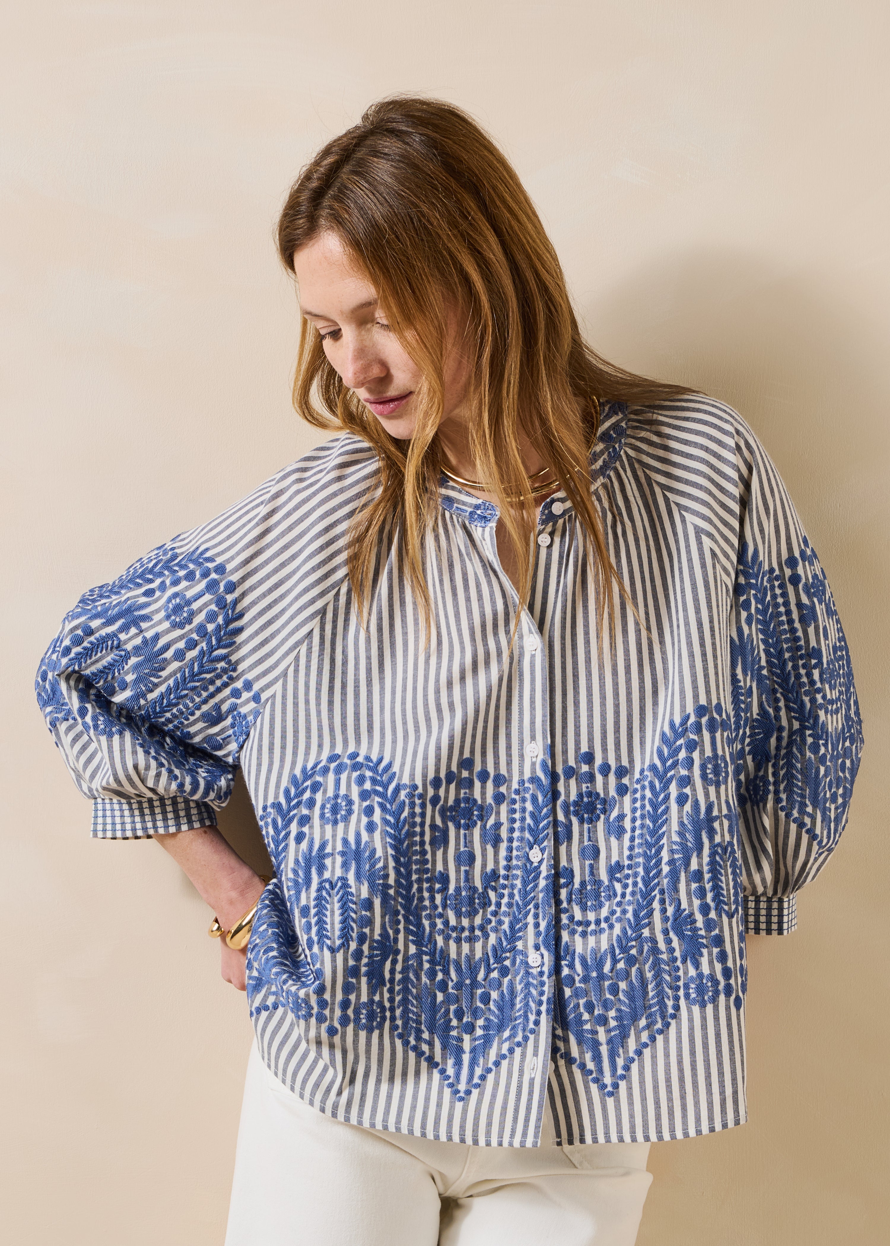 Camicia ampia blu navy a righe e motivo jacquard