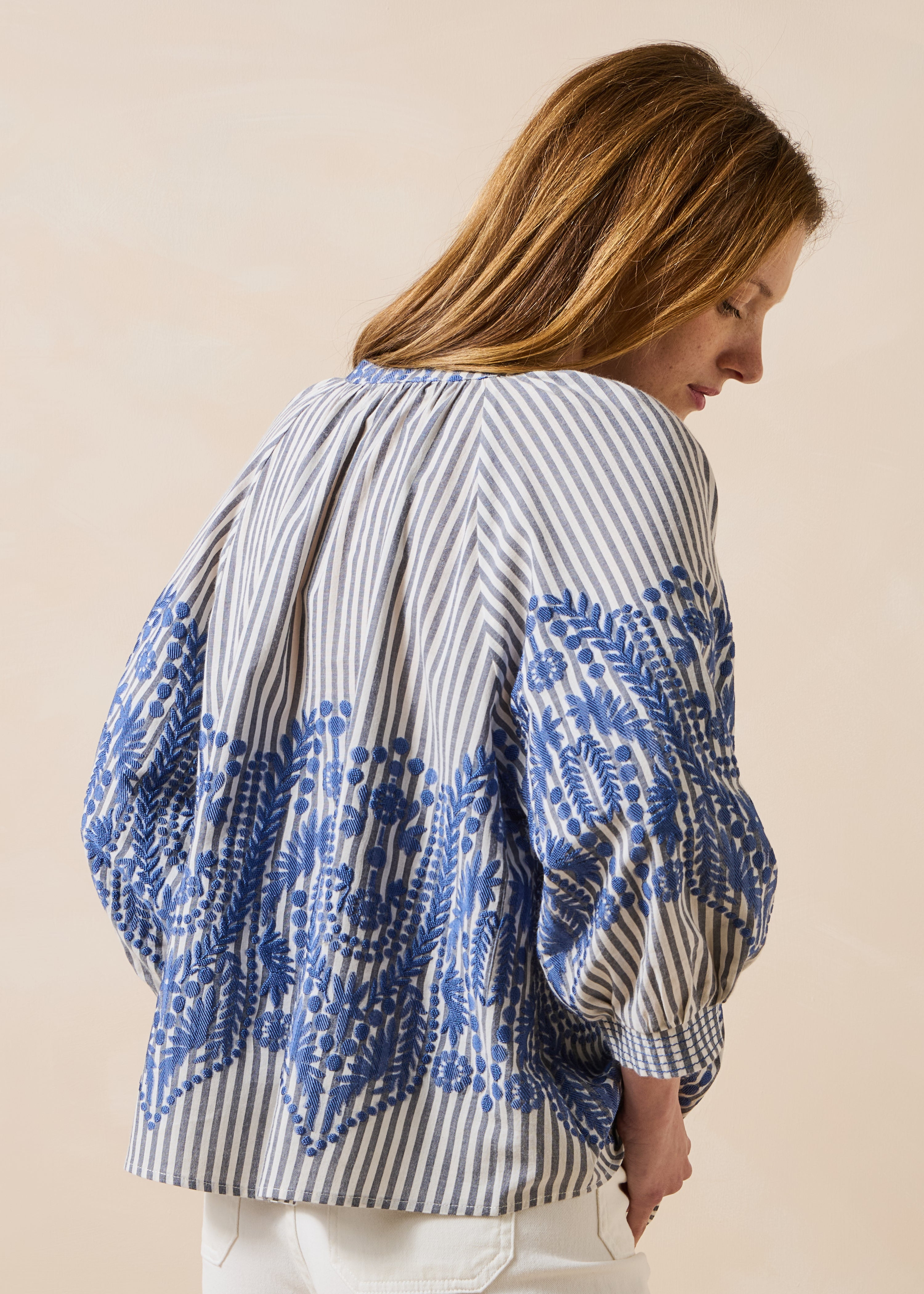 Camicia ampia blu navy a righe e motivo jacquard