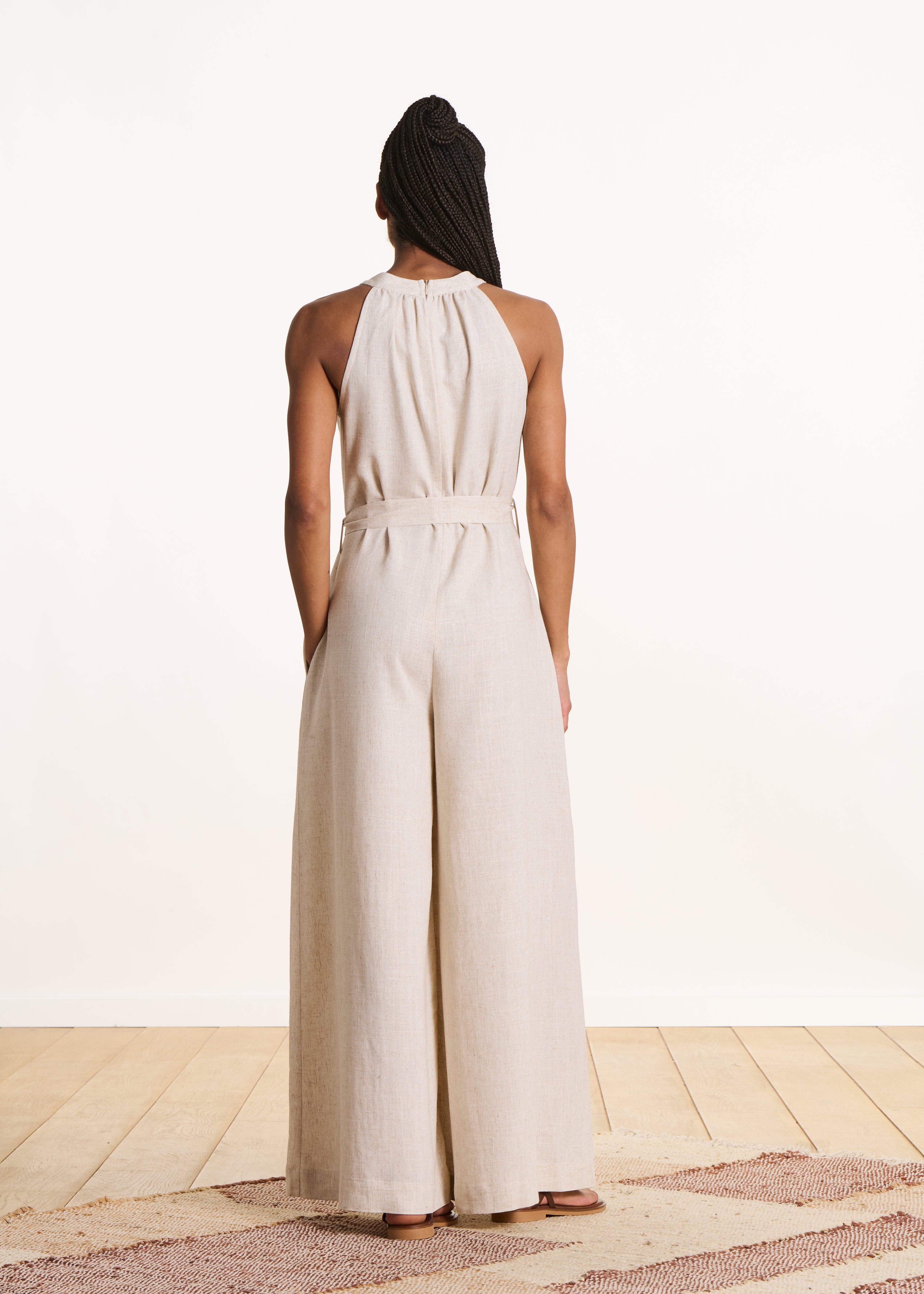 Ärmelloser Overall mit Hose in schimmerndem Beige