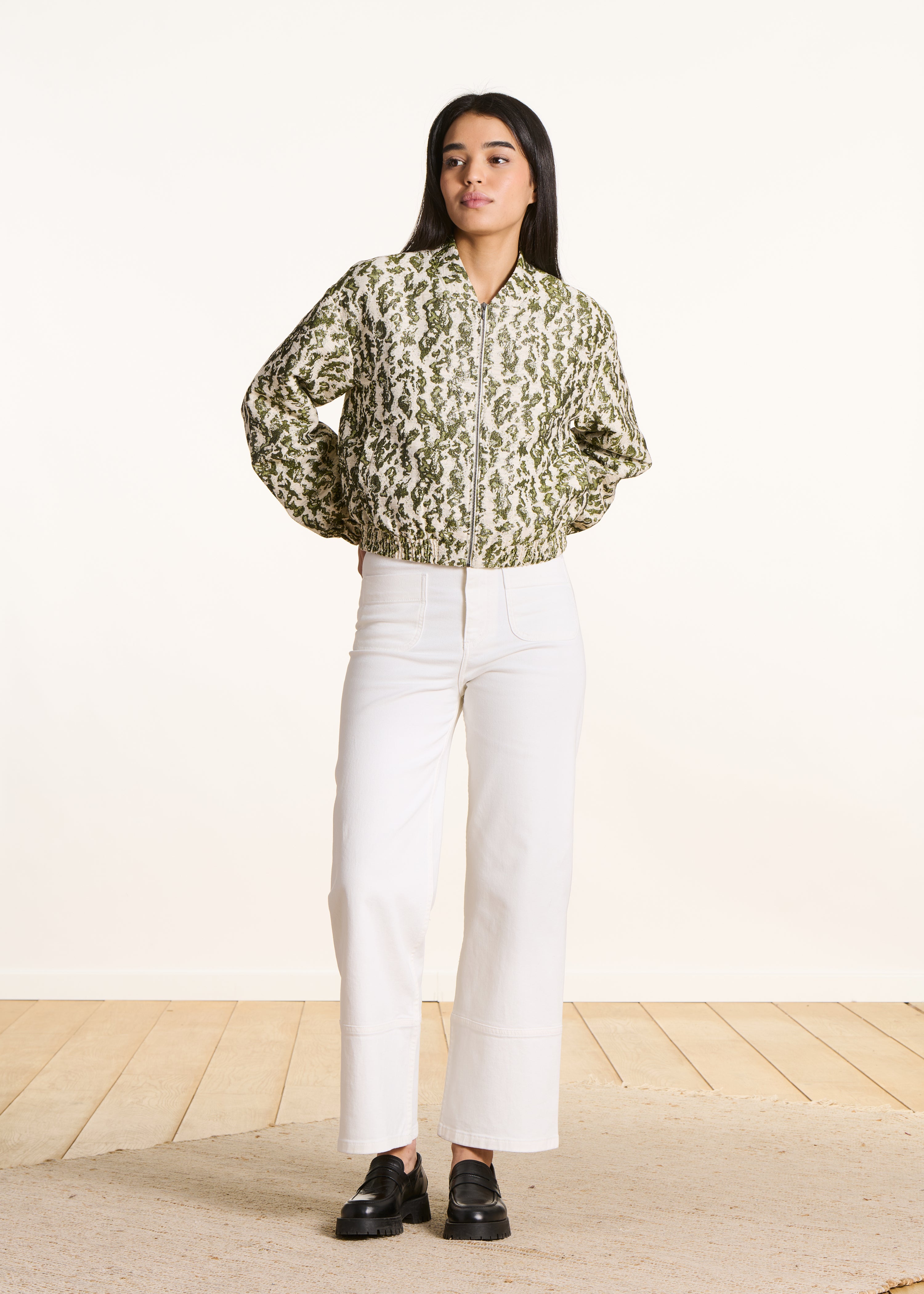 Cazadora bomber en jacquard kaki