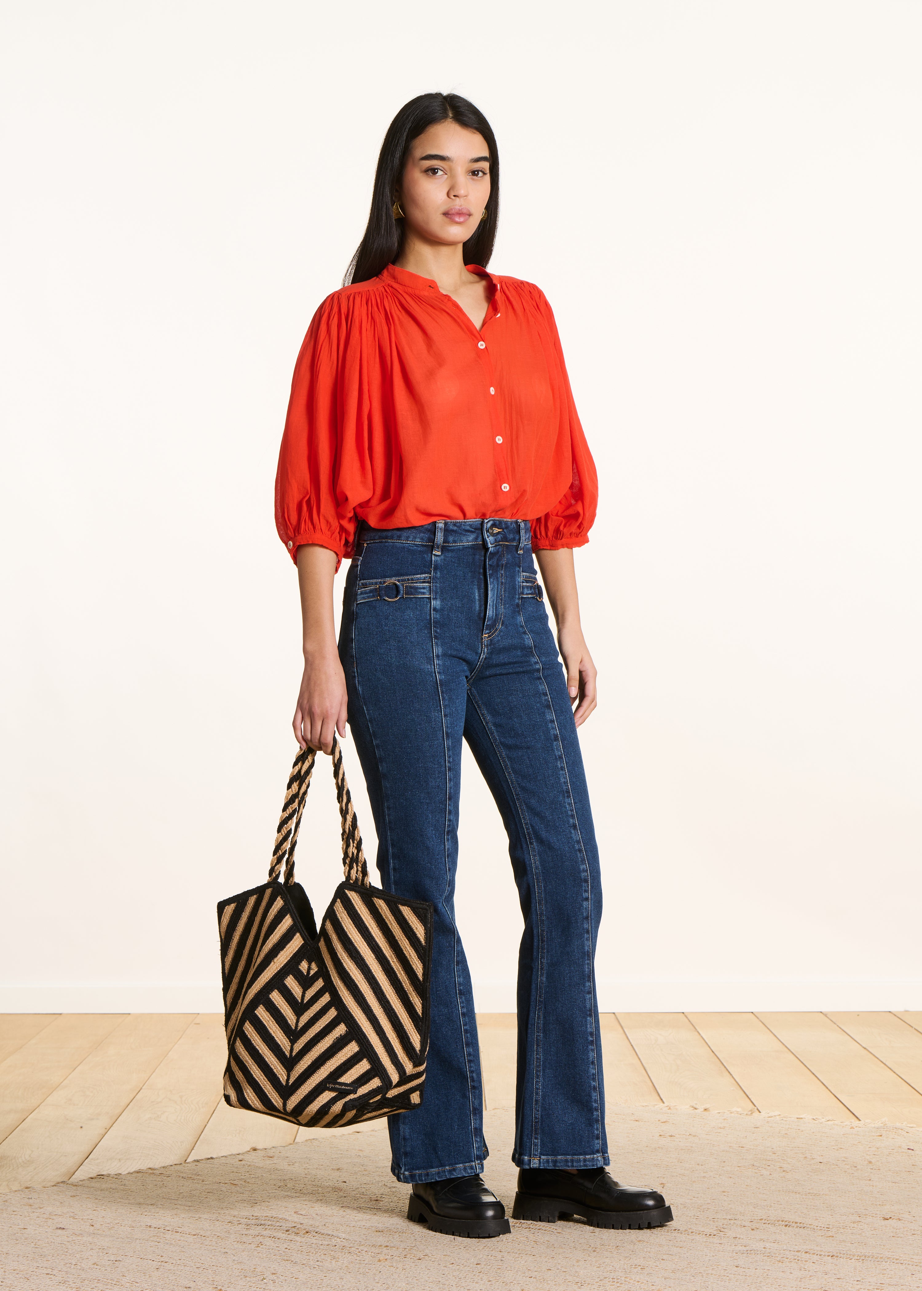 High-waisted flare jeans in organic cotton