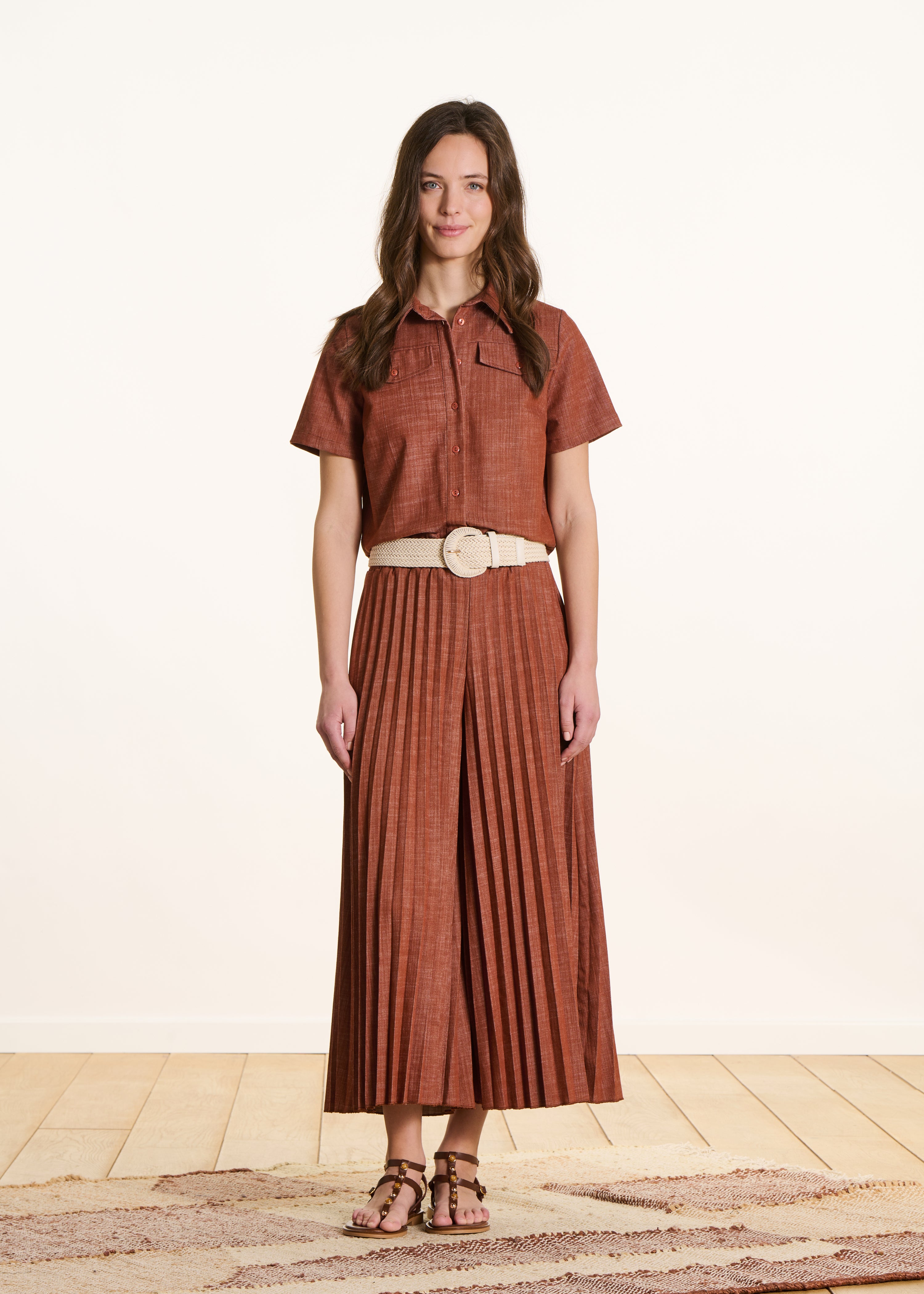 Terracotta pleated denim trousers with elastic waist