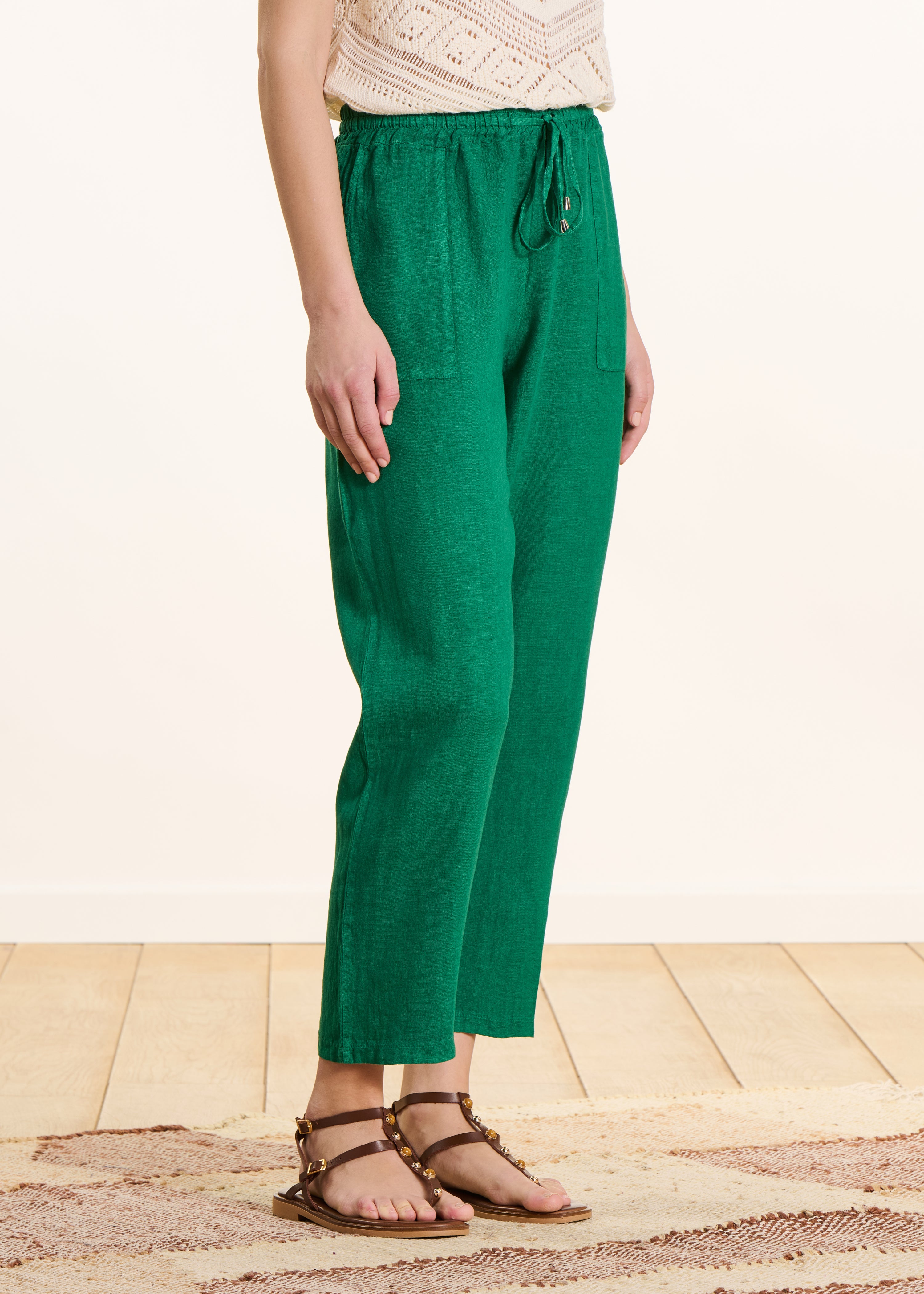 Pantaloni 7/8 in lino verde con vita elasticizzata