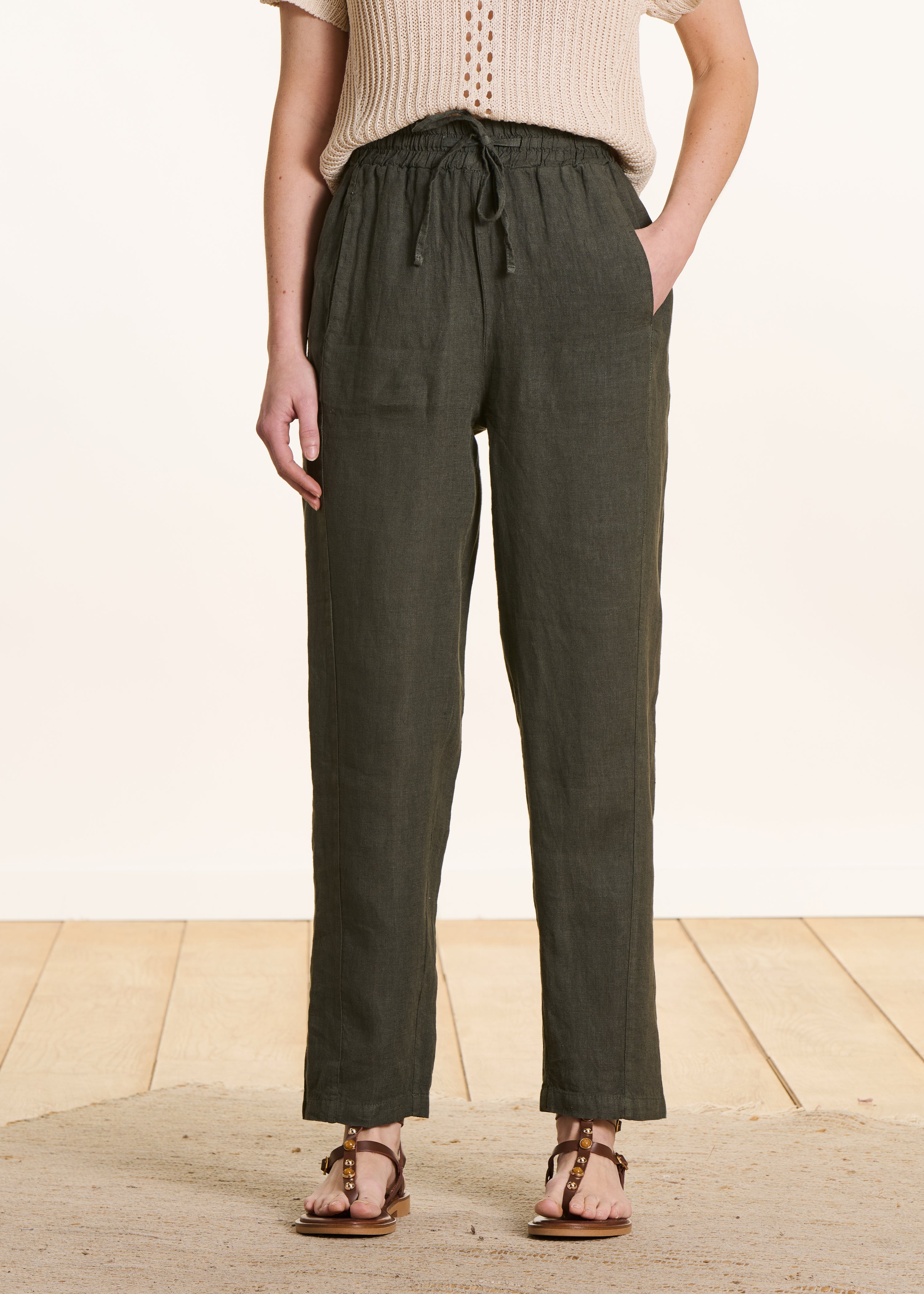 Karottenhose in Khaki aus Leinen mit elastischem Bund