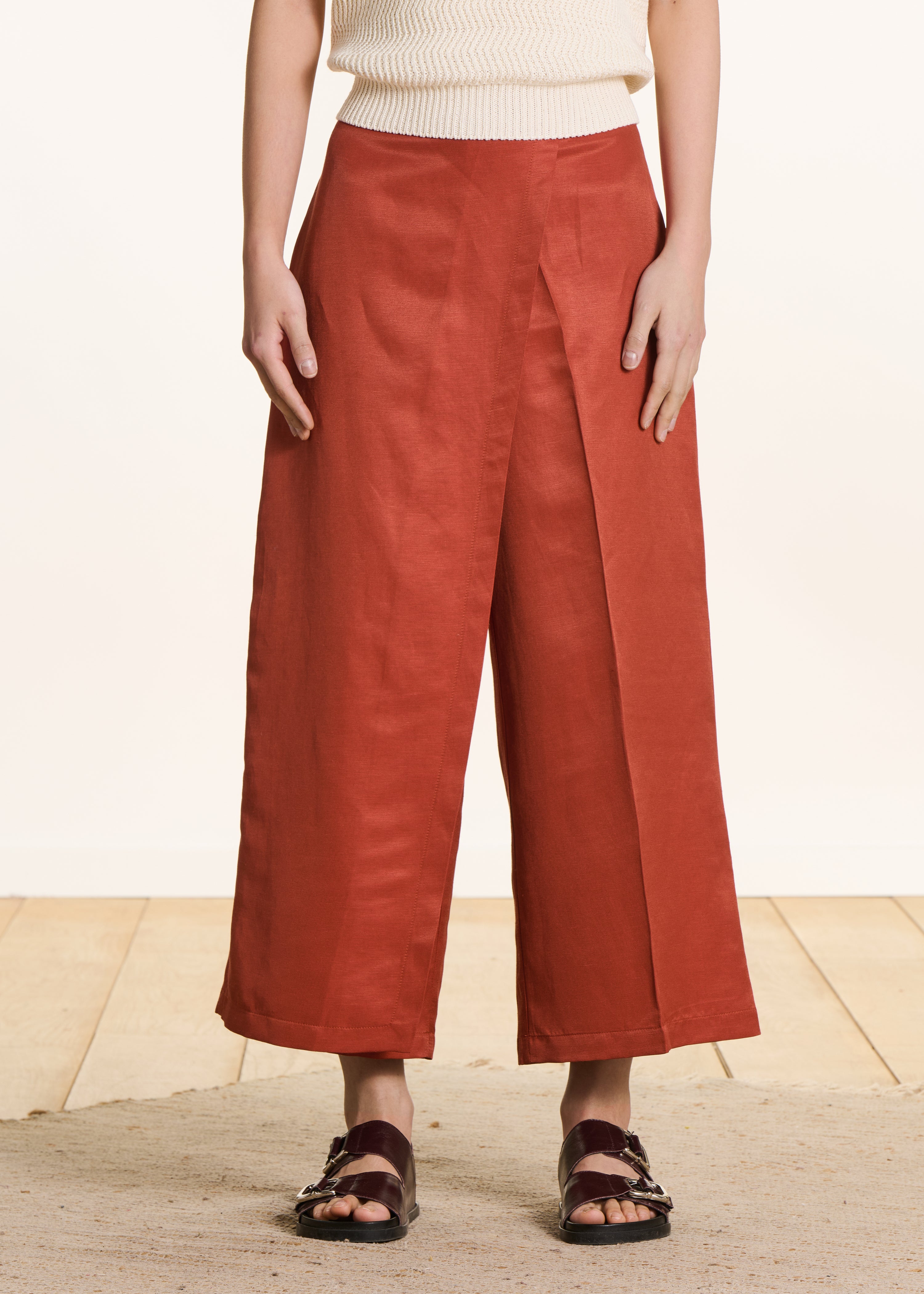 Hoge taille broek 7/8 in baksteenrood met split