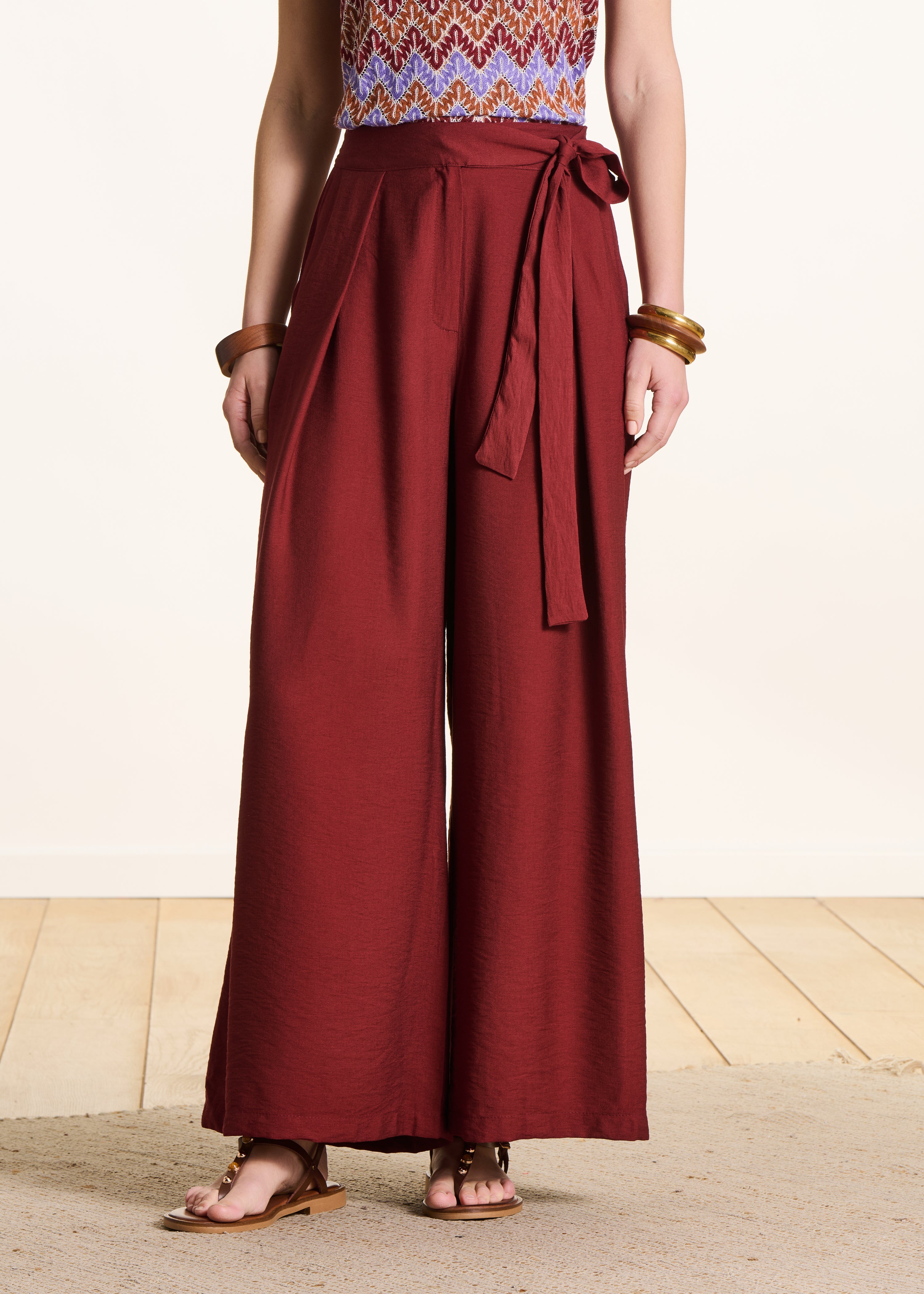 Weite Bordeaux-Hose aus Jacquard