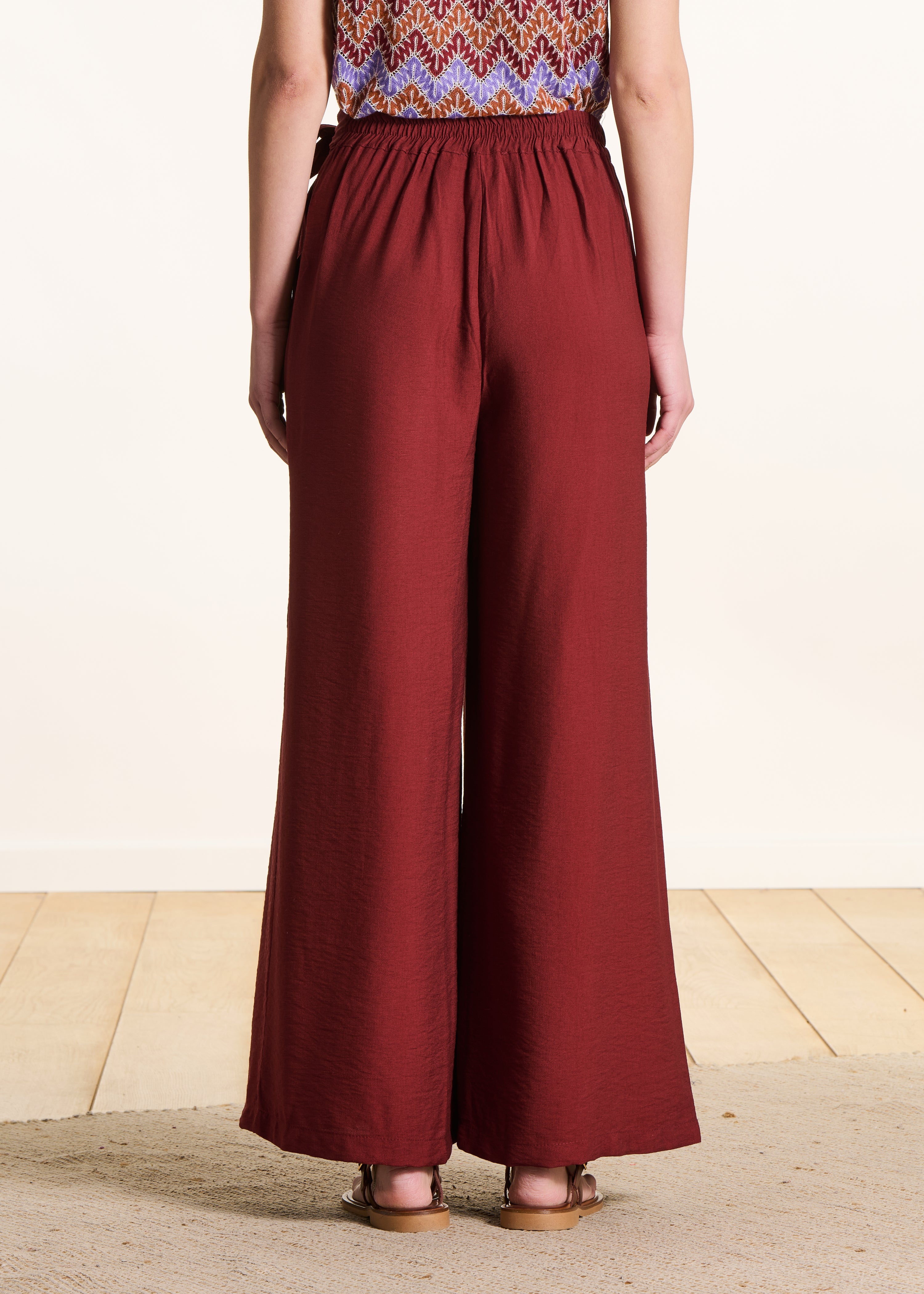 Weite Bordeaux-Hose aus Jacquard