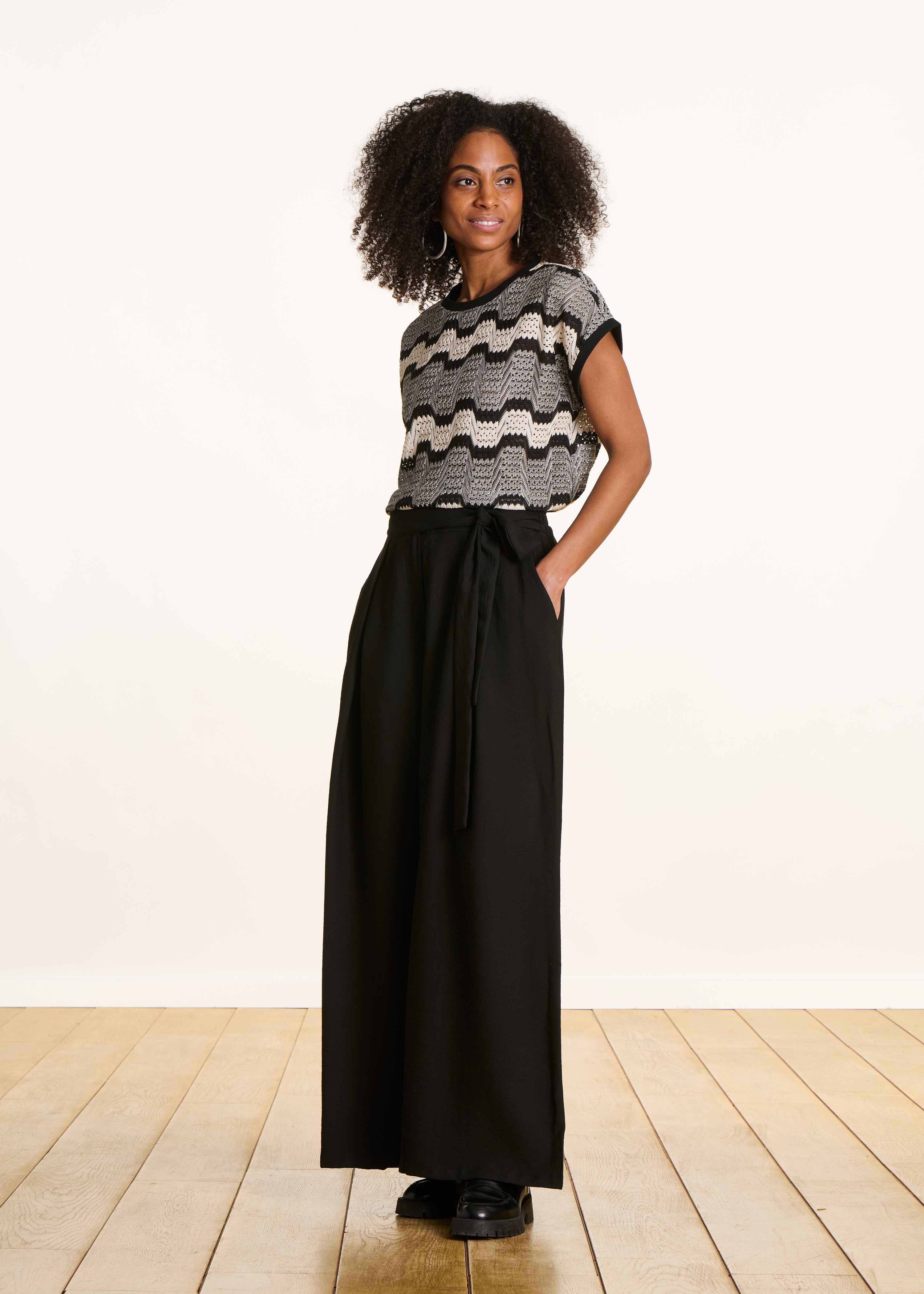 Pantalone largo nero in jacquard