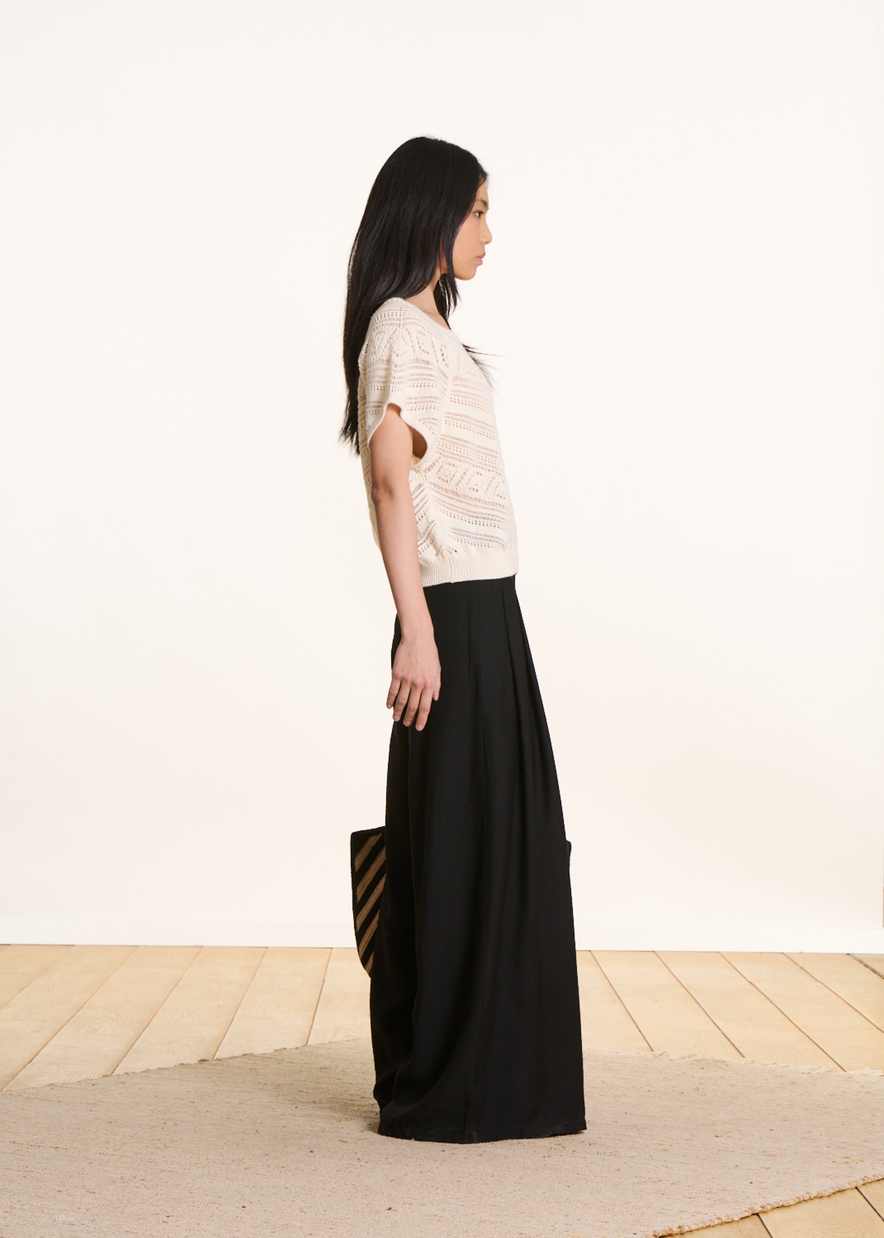 Wide black high-waisted elastic pants