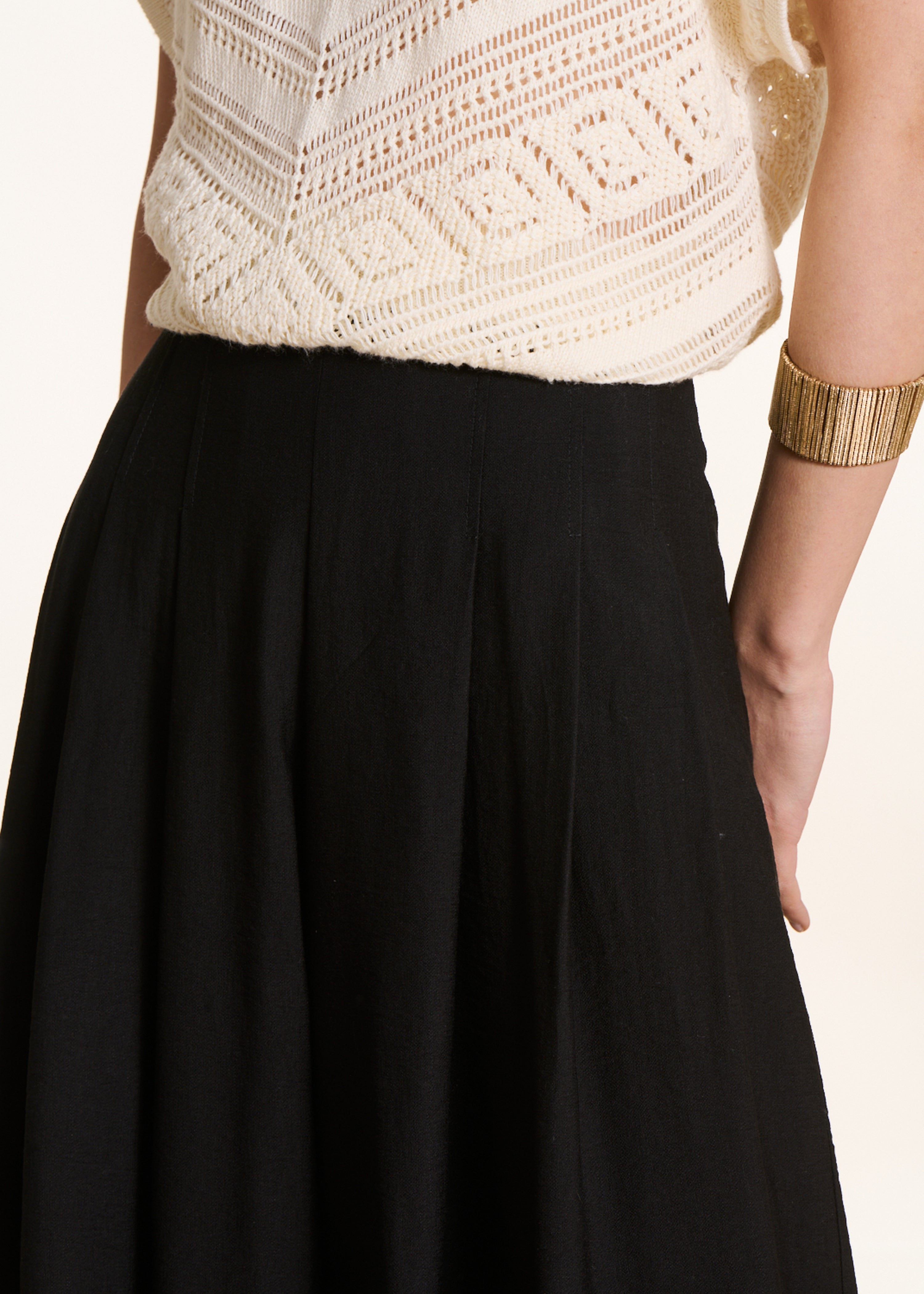 Wide black high-waisted elastic pants