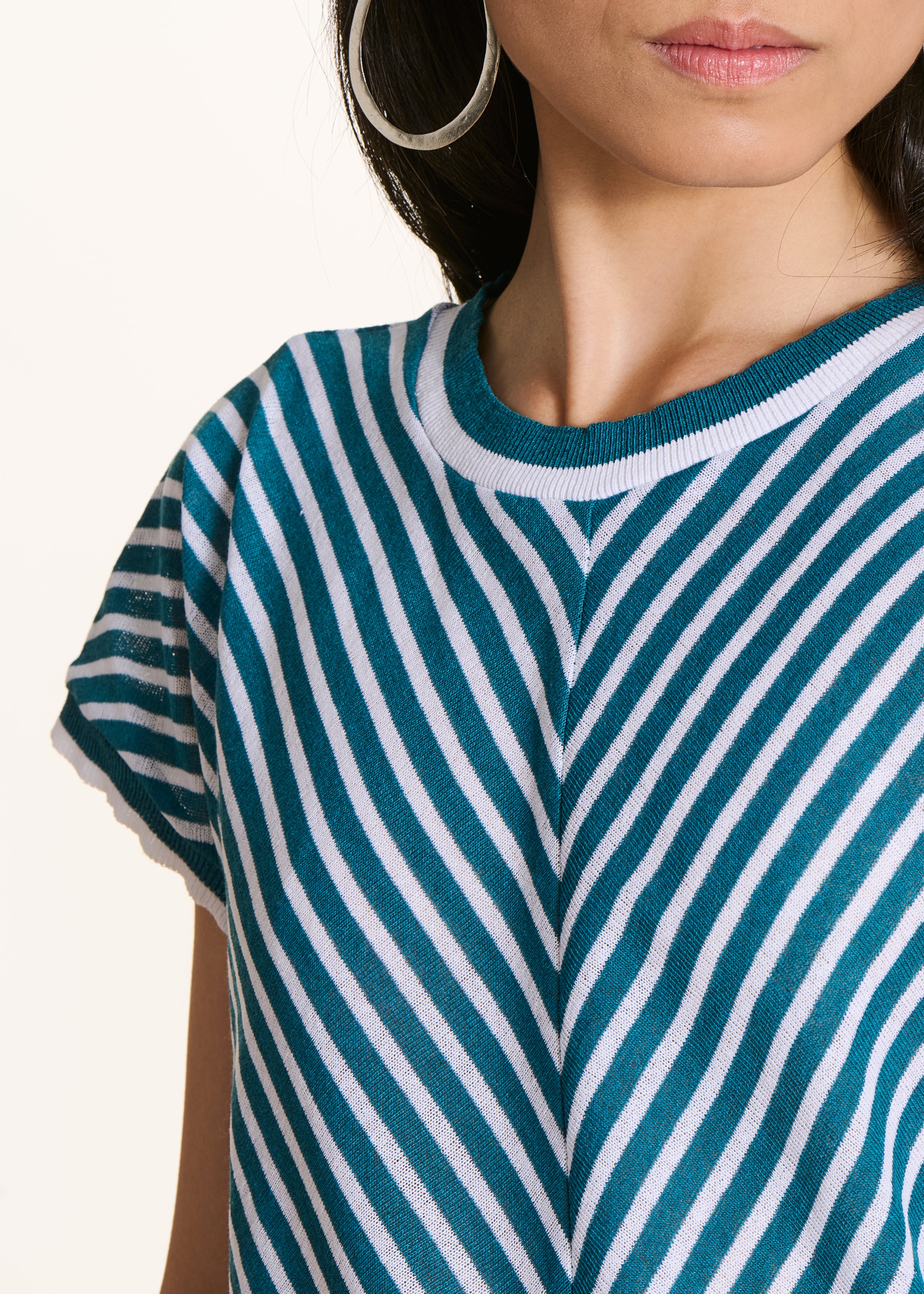 Short petrol blue striped white fine knit sweater with short sleeves