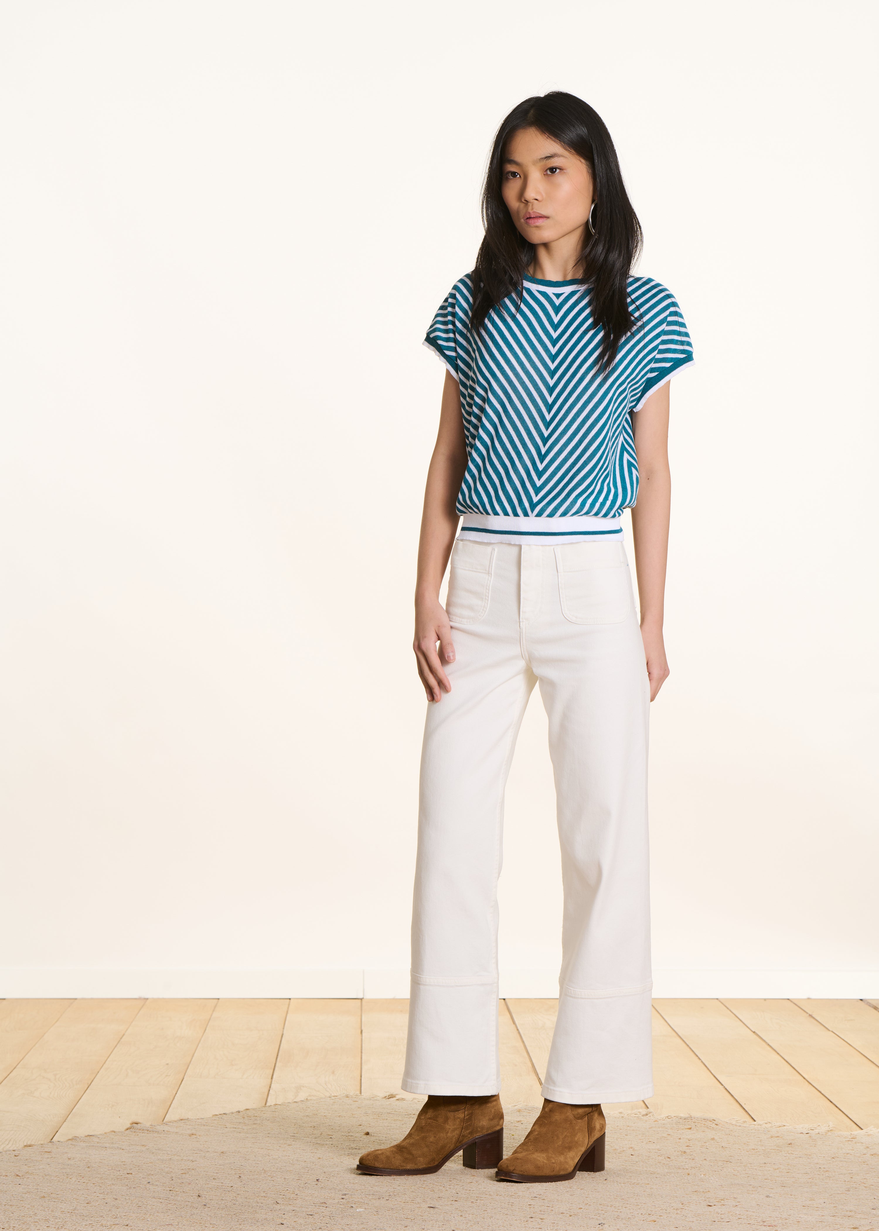 Short petrol blue striped white fine knit sweater with short sleeves
