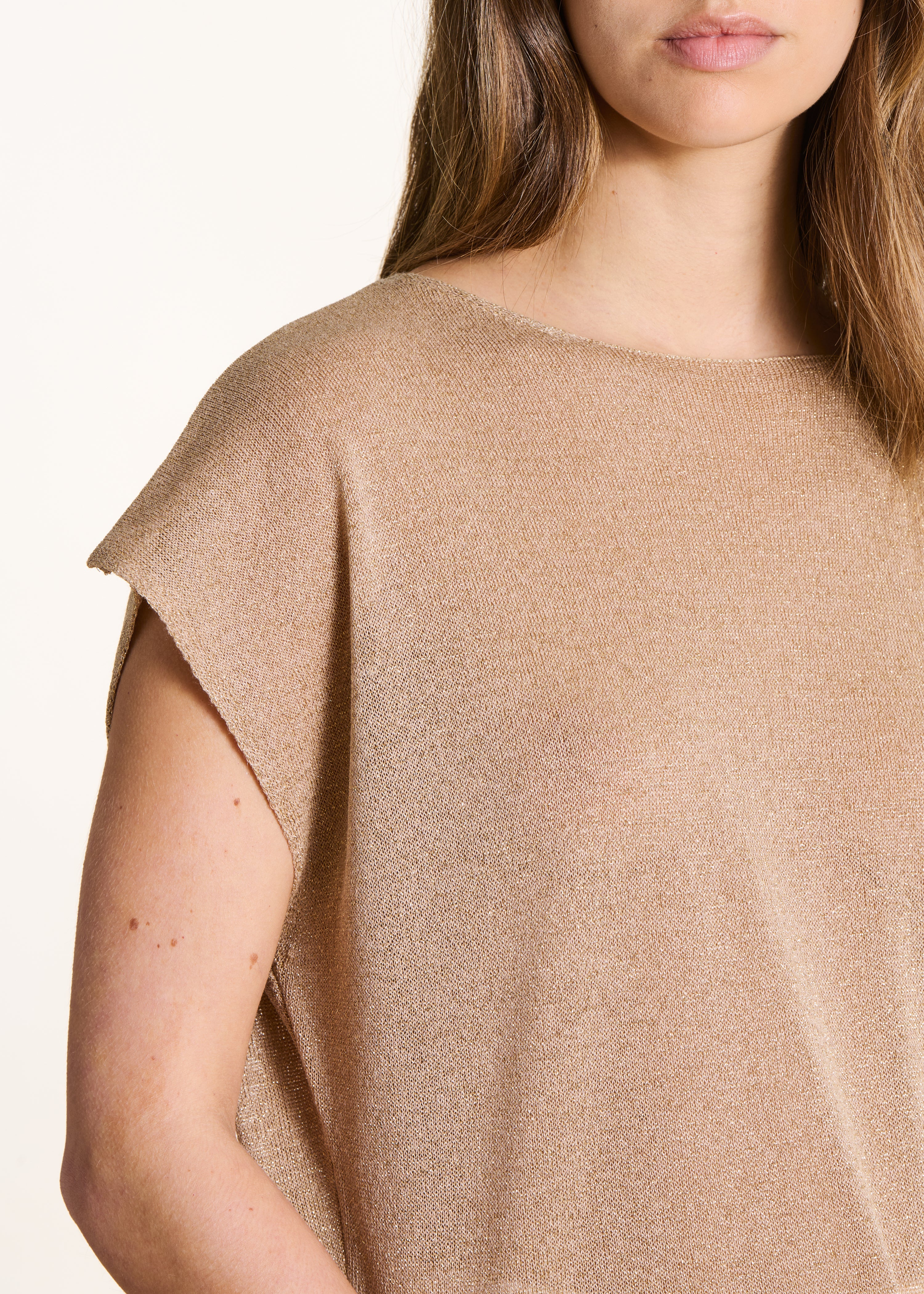 Fine knit short-sleeve sweater in golden bronze