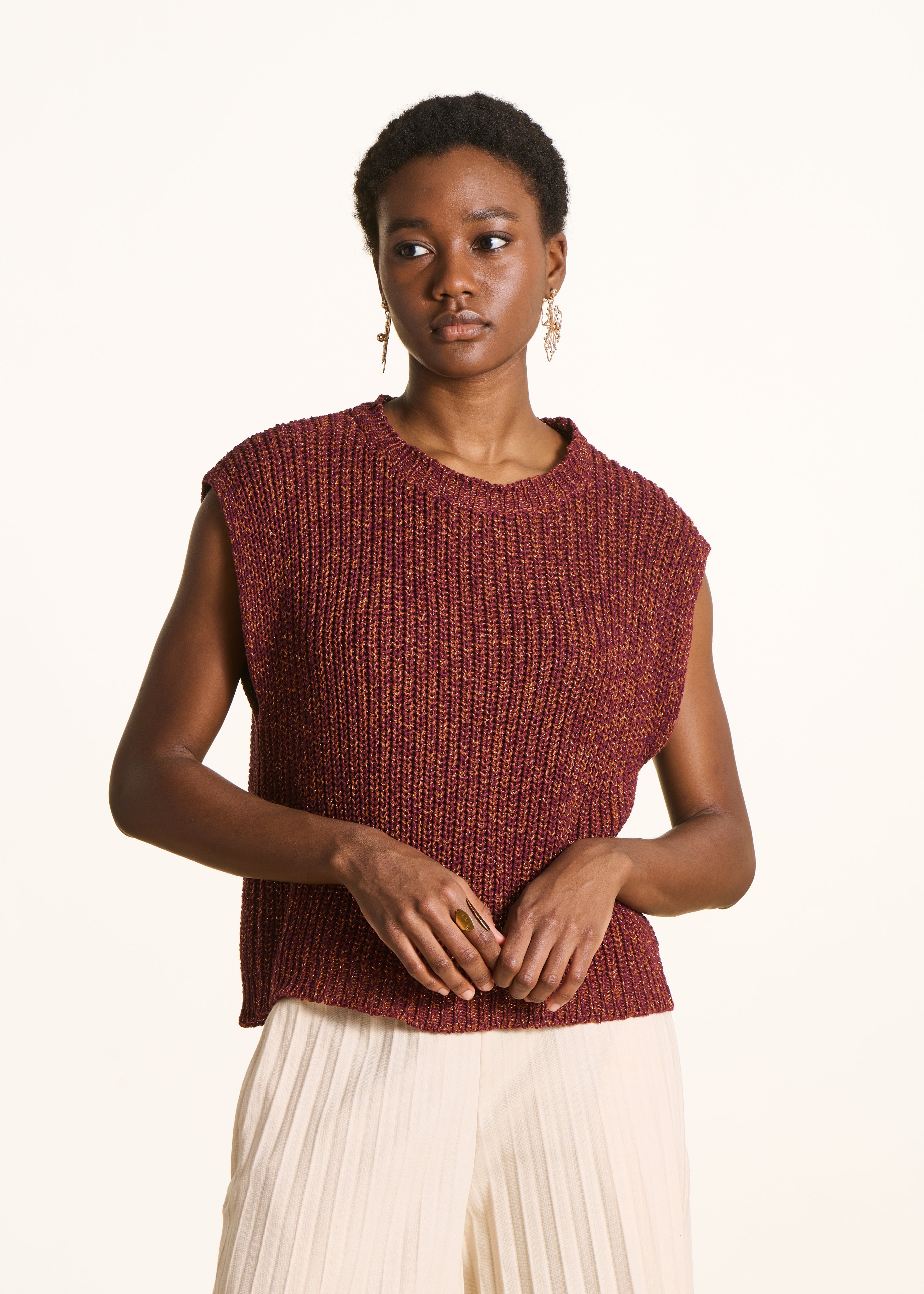Pull marron irisé col rond manches courtes