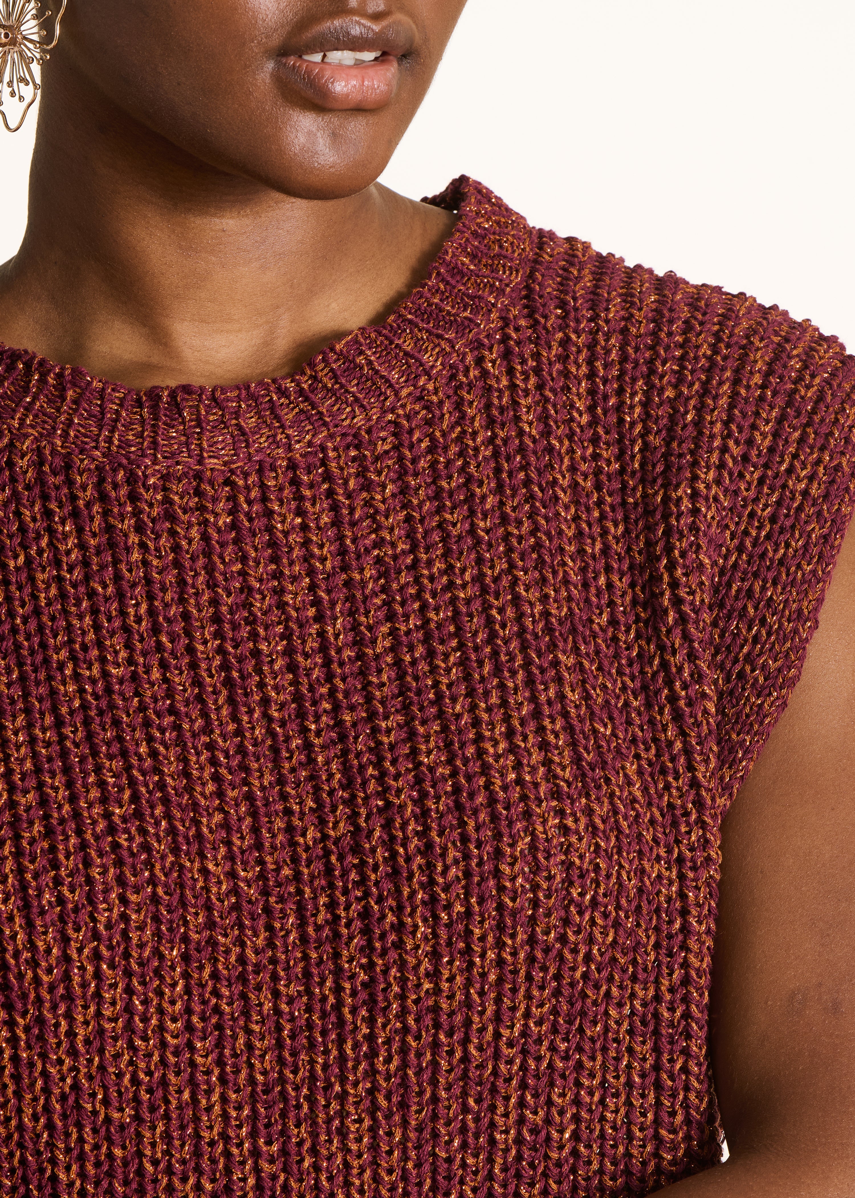 Pull marron irisé col rond manches courtes