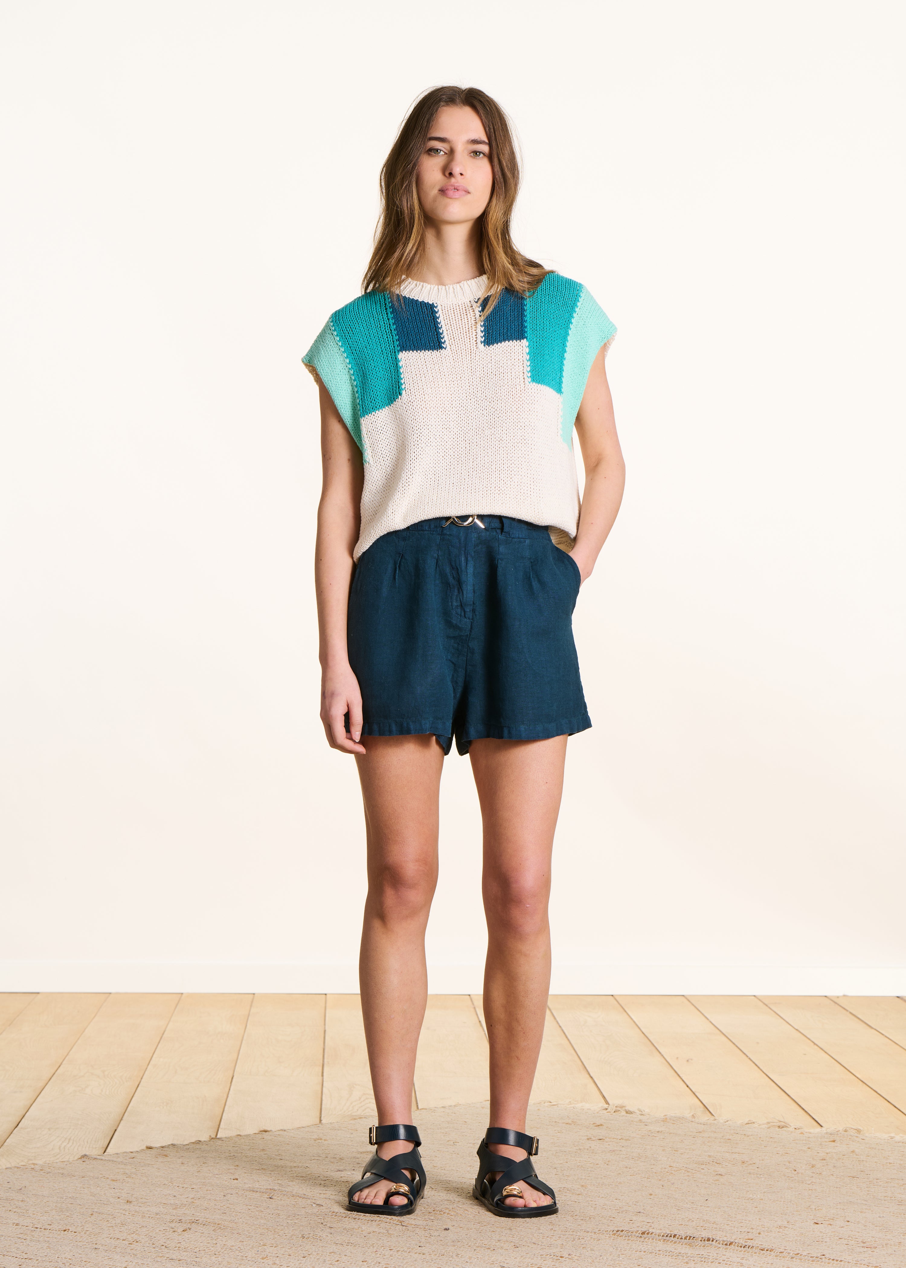 Pull blanc et bleu col rond manches courtes
