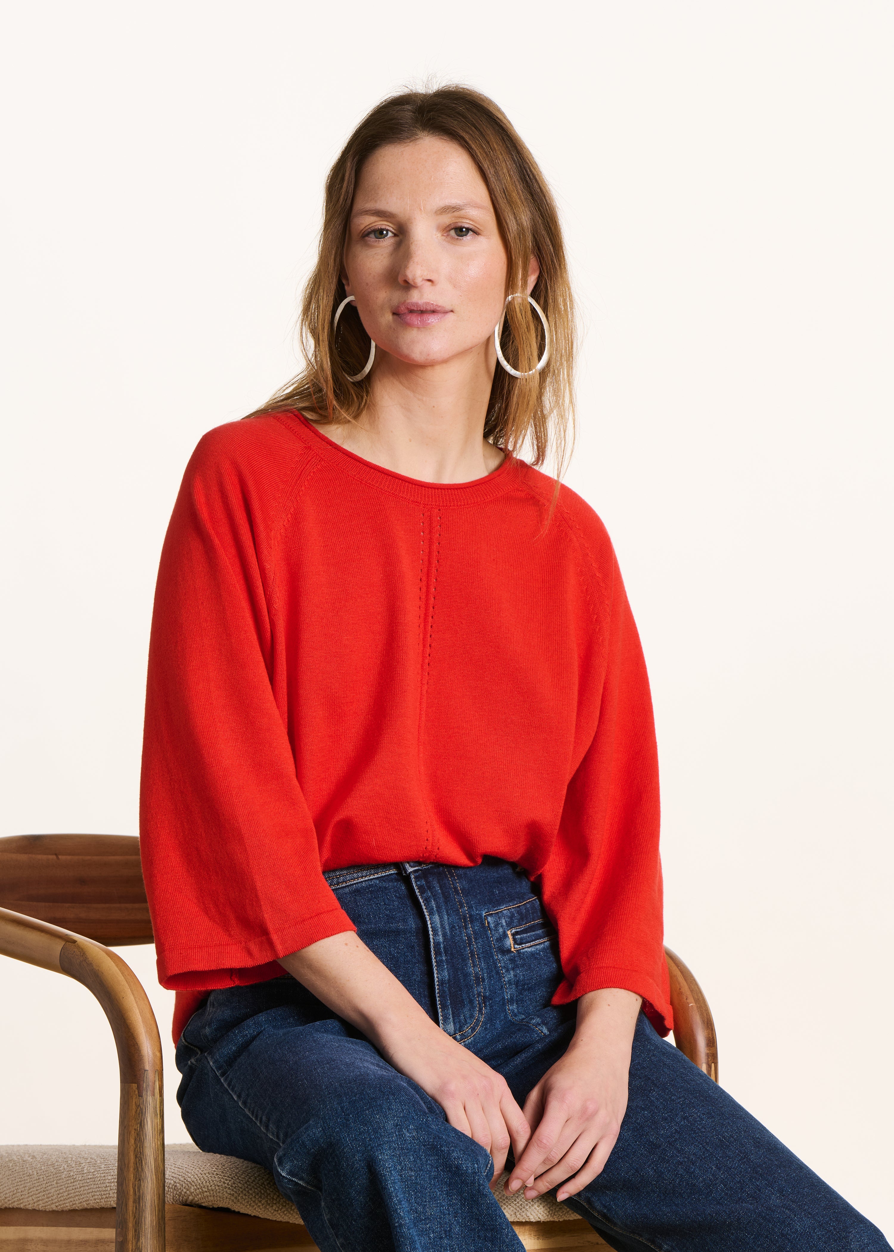 pull-rouge-oversize-maille-fine-col-rond-la-f-e-marabout-e